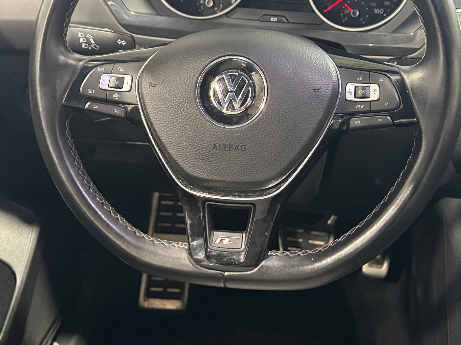 Thumbnail: 2020 Volkswagen Tiguan - 4