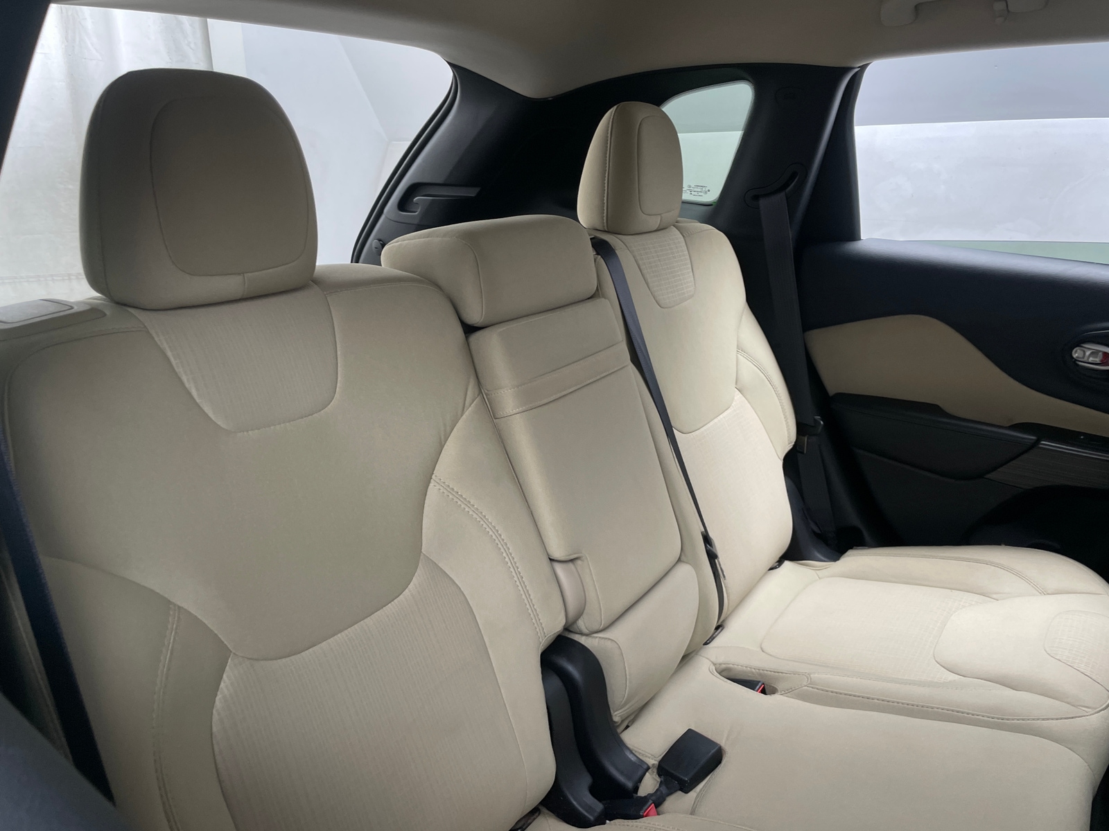 Thumbnail: 2015 Jeep Cherokee - 6