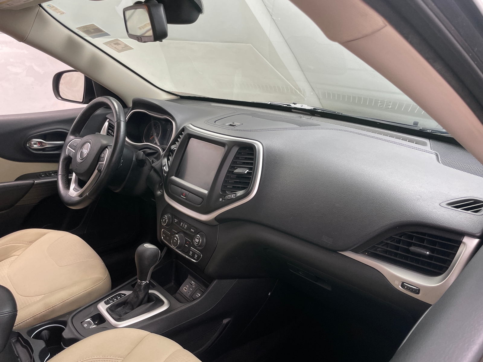 Thumbnail: 2015 Jeep Cherokee - 3