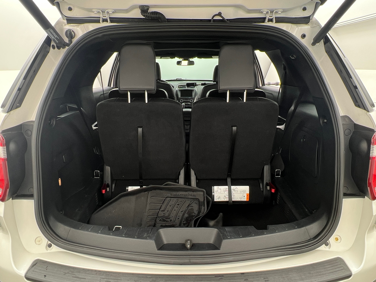 Thumbnail: 2019 Ford Explorer - 7