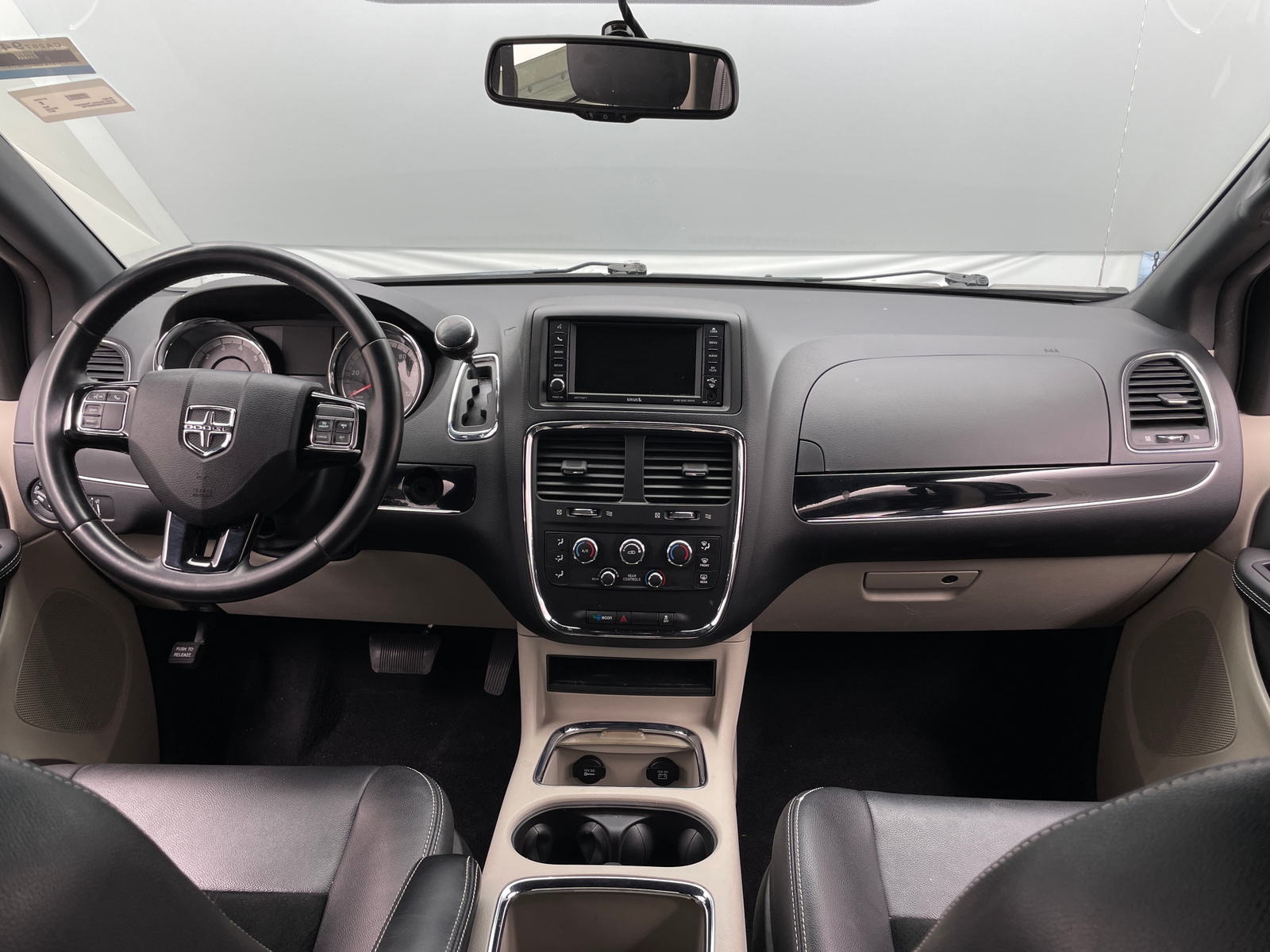Thumbnail: 2017 Dodge Grand Caravan - 2