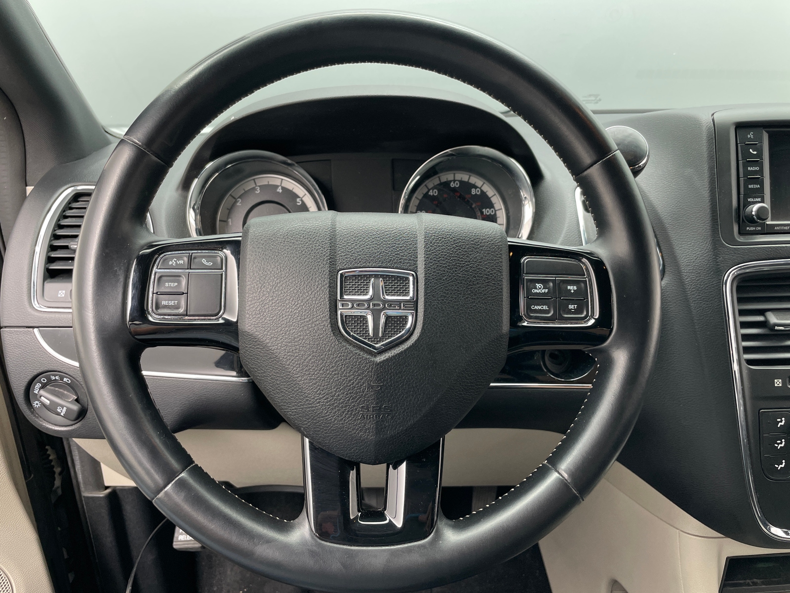 Thumbnail: 2017 Dodge Grand Caravan - 4