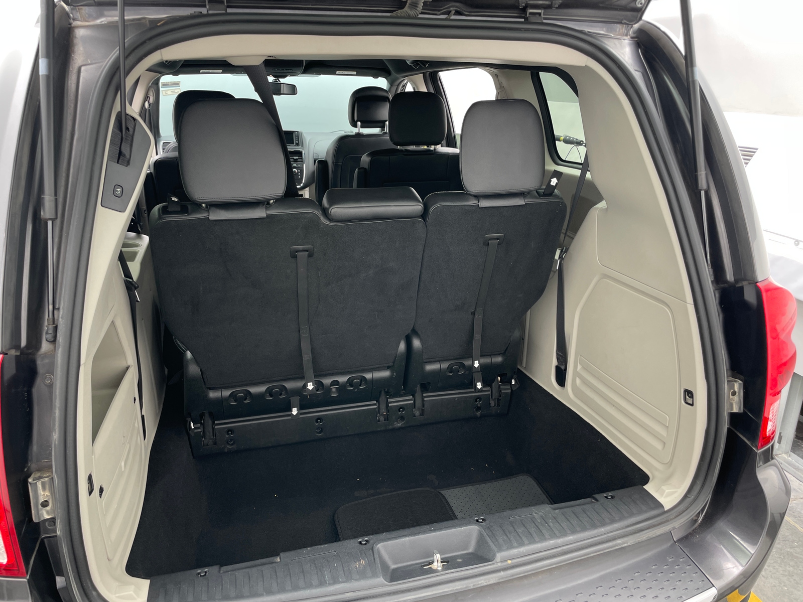 Thumbnail: 2017 Dodge Grand Caravan - 6