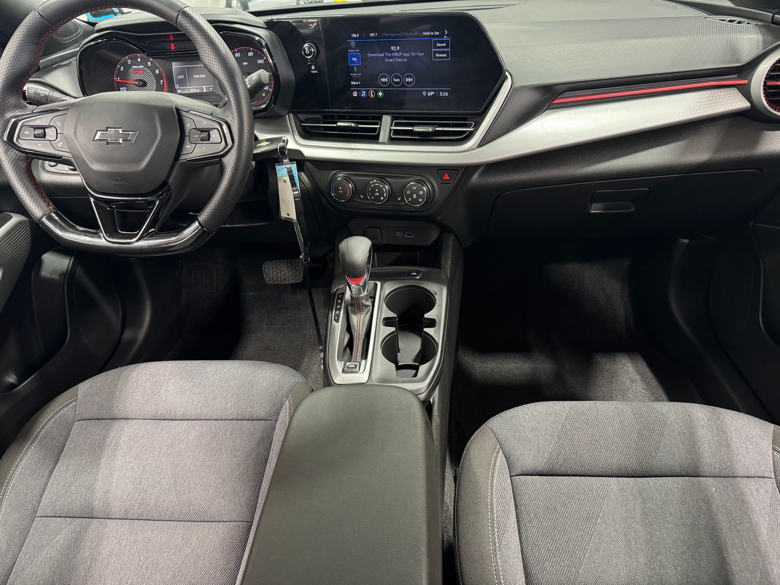 Thumbnail: 2024 Chevrolet Trax - 3