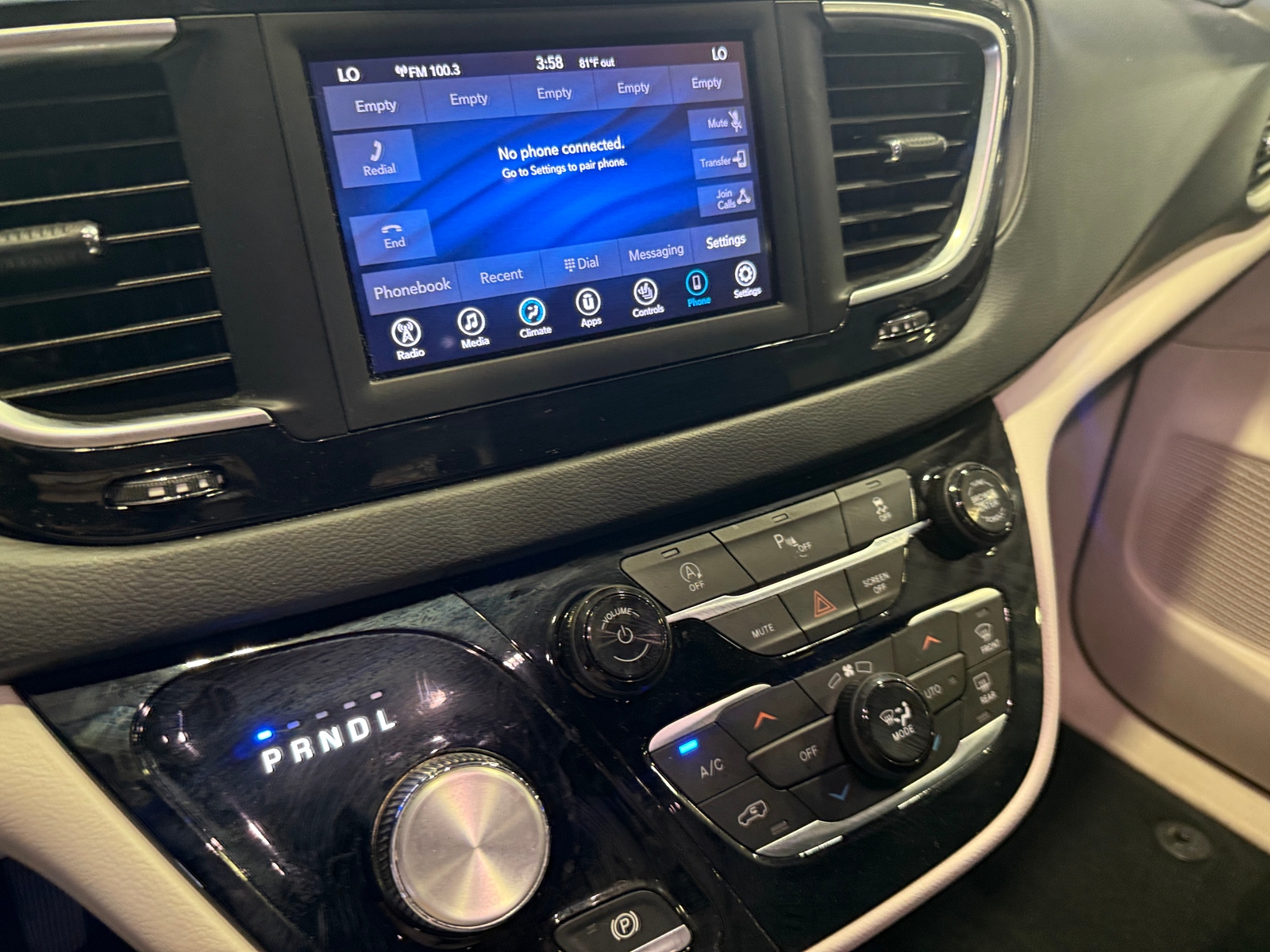 Thumbnail: 2020 Chrysler Pacifica - 3