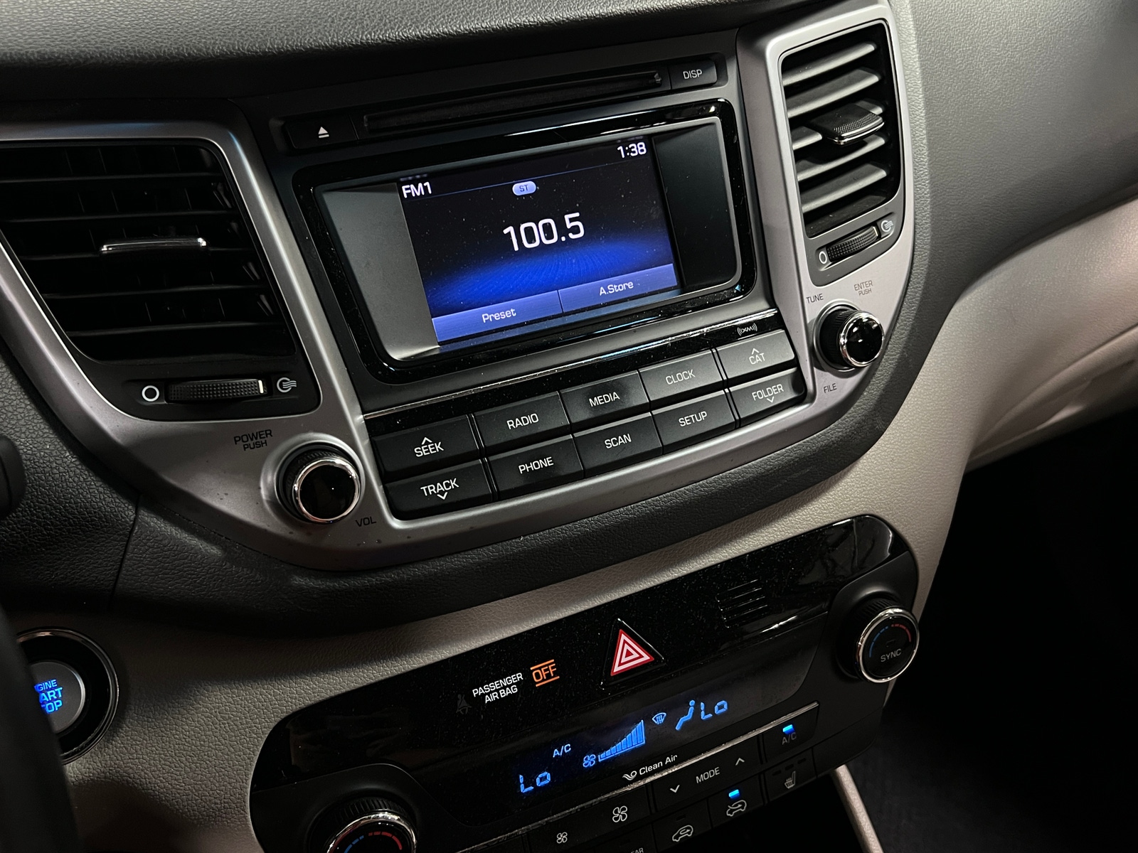 Thumbnail: 2017 Hyundai Tucson - 4