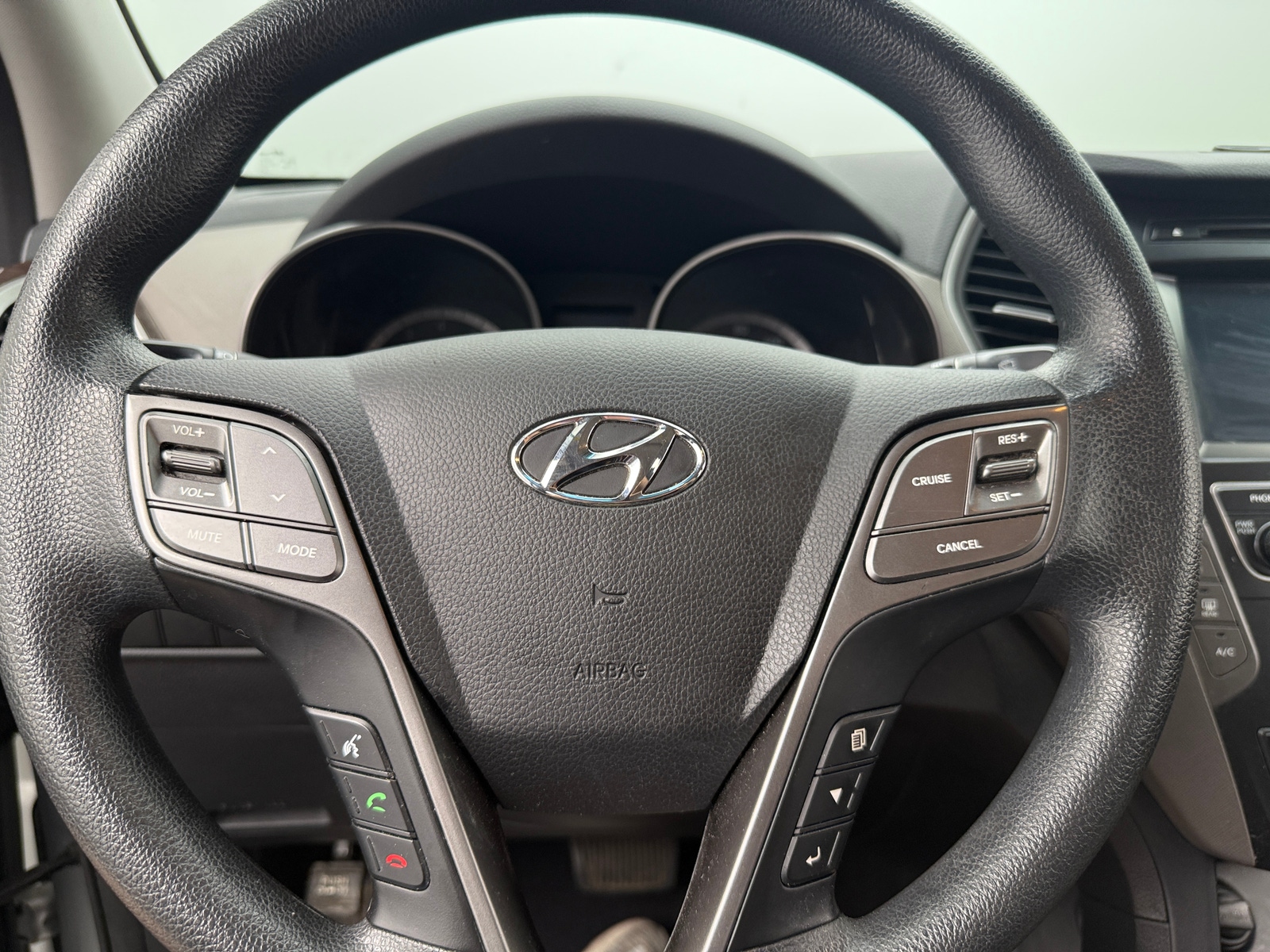 Thumbnail: 2017 Hyundai Santa Fe - 5