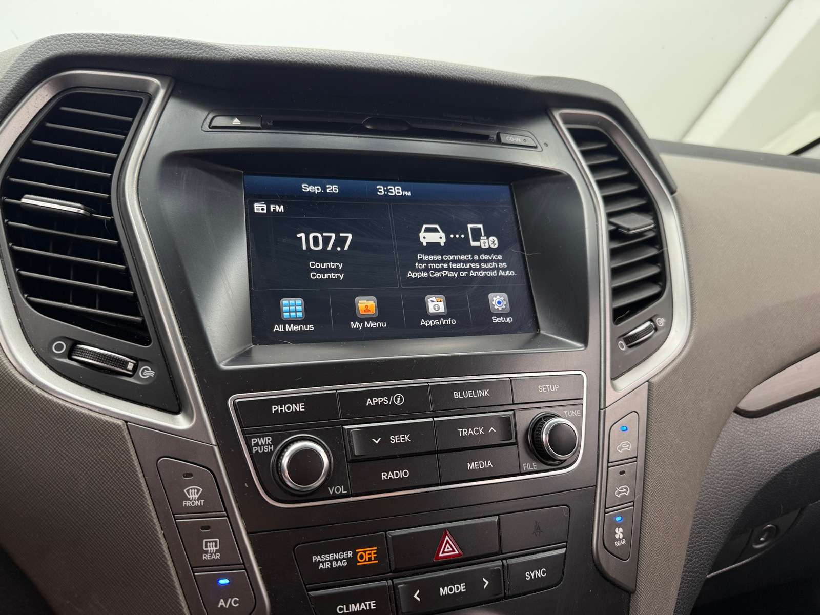 Thumbnail: 2017 Hyundai Santa Fe - 4
