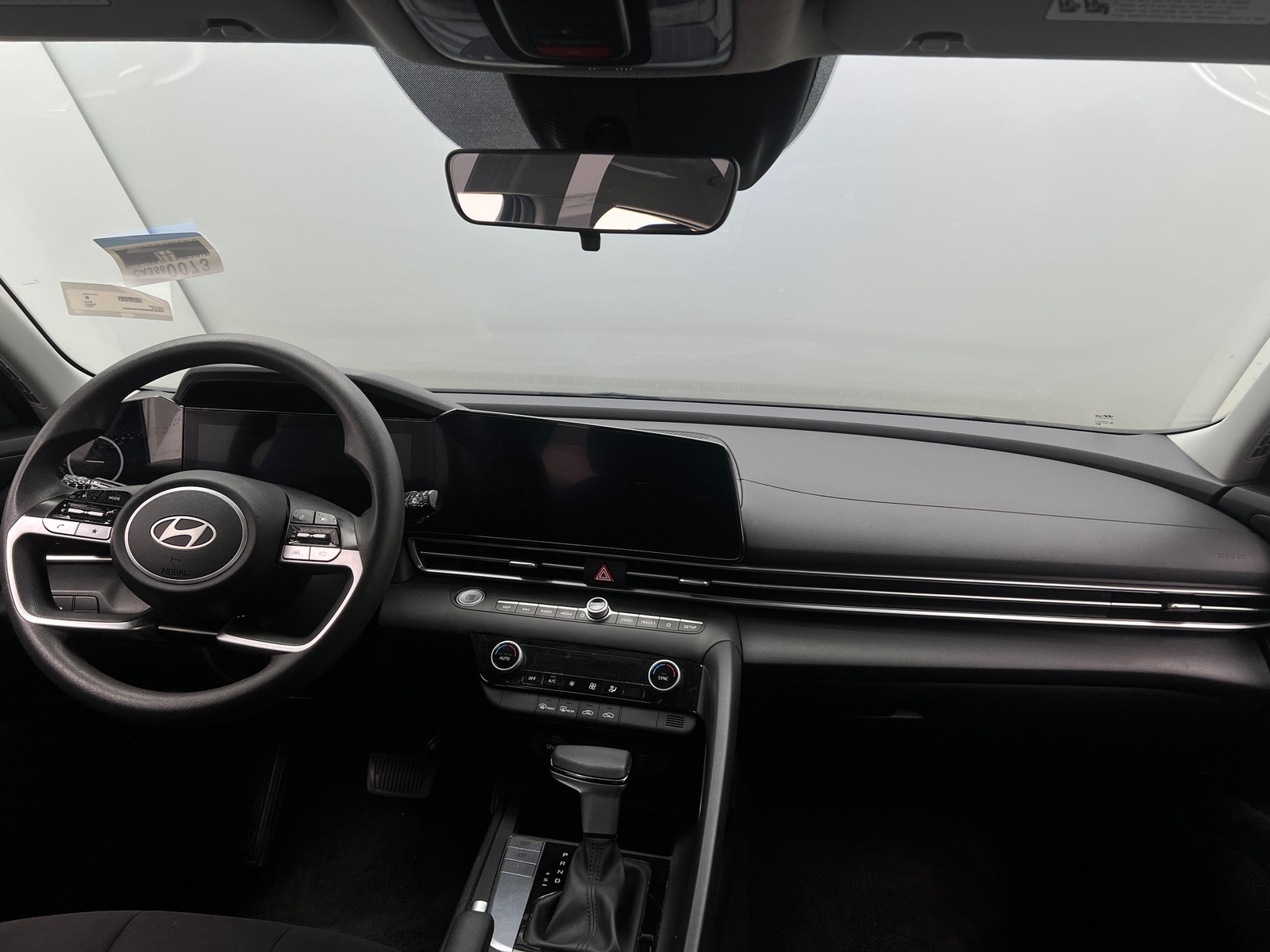 Thumbnail: 2024 Hyundai Elantra - 3