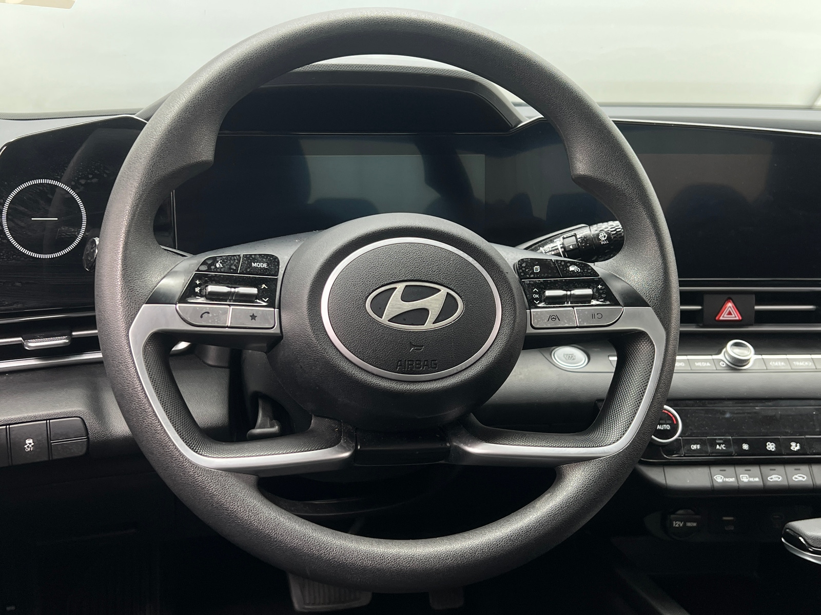 Thumbnail: 2024 Hyundai Elantra - 5