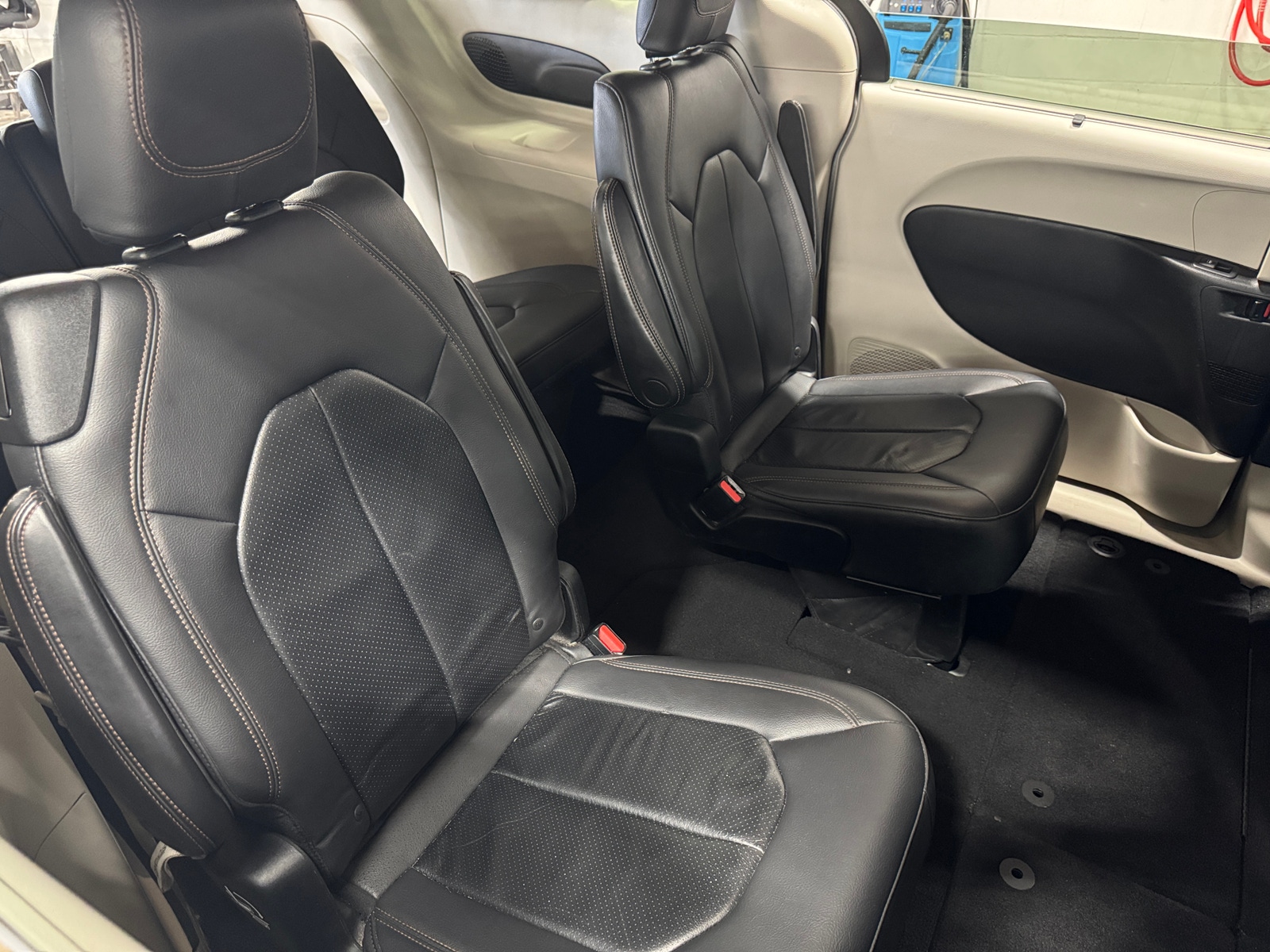 Thumbnail: 2018 Chrysler Pacifica - 5