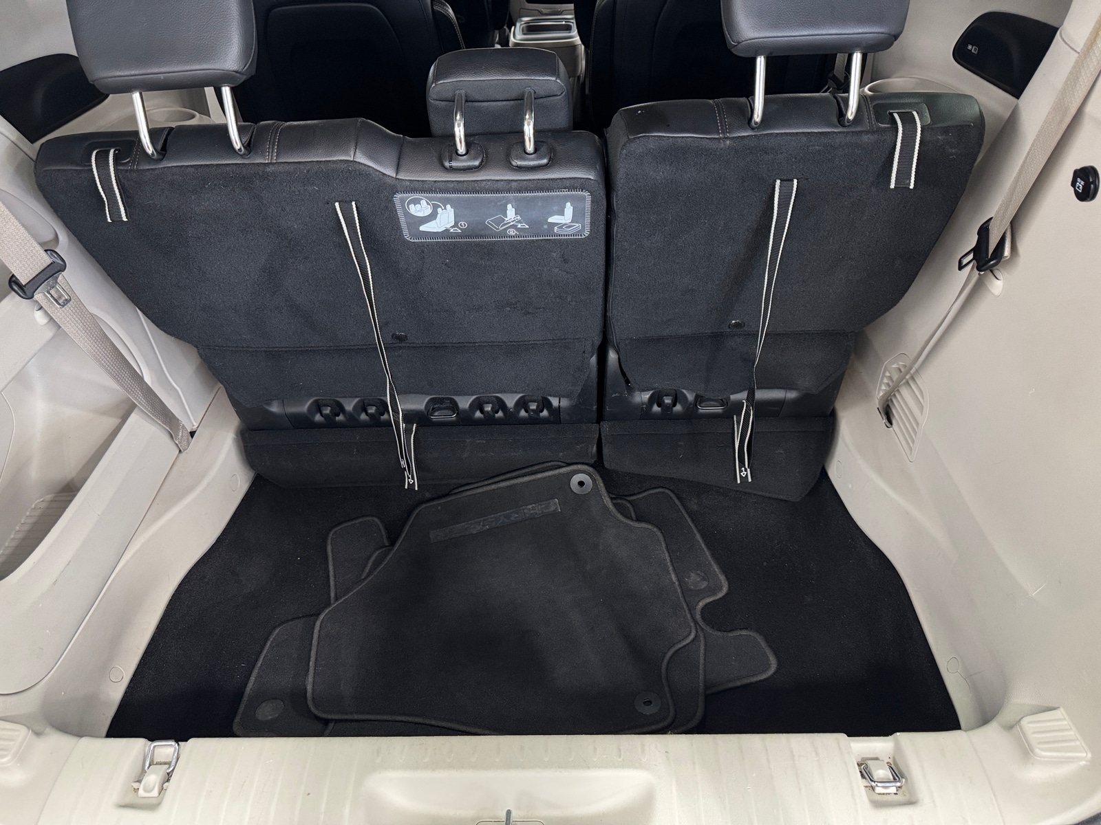 Thumbnail: 2018 Chrysler Pacifica - 6