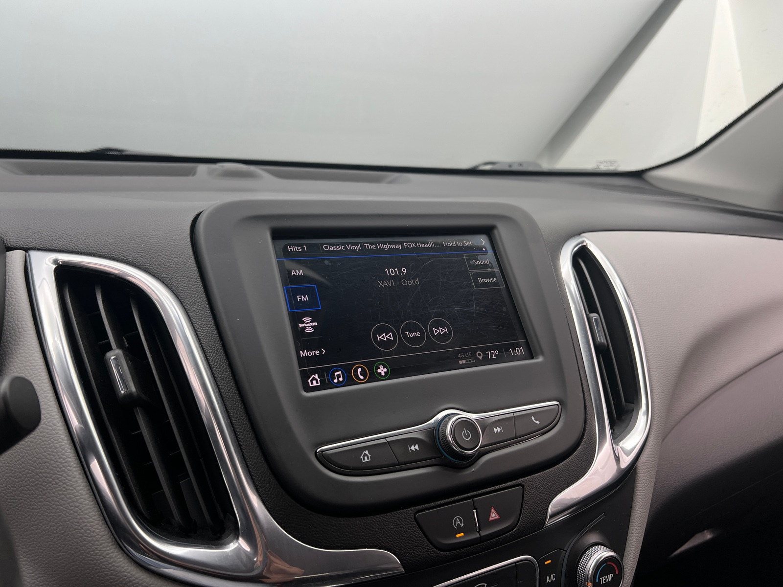 Thumbnail: 2022 Chevrolet Equinox - 4