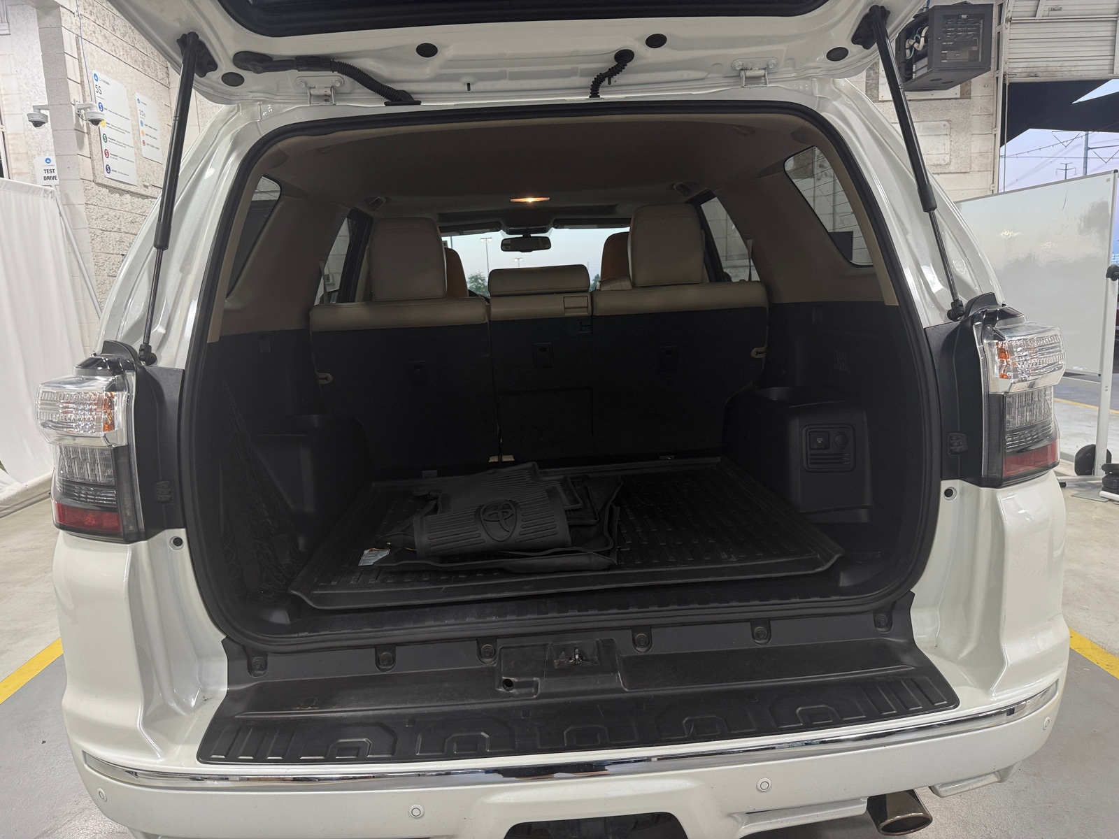 Thumbnail: 2017 Toyota 4Runner - 6