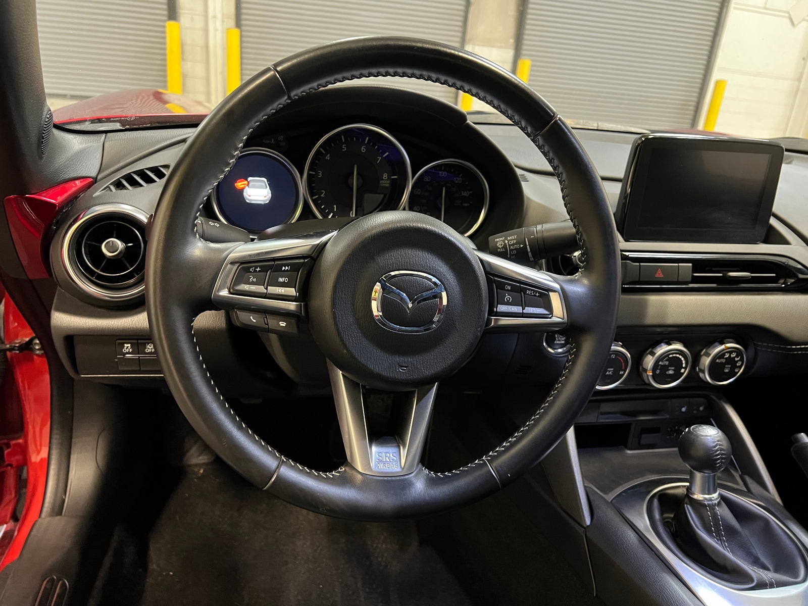 Thumbnail: 2022 Mazda MX-5 Miata - 4
