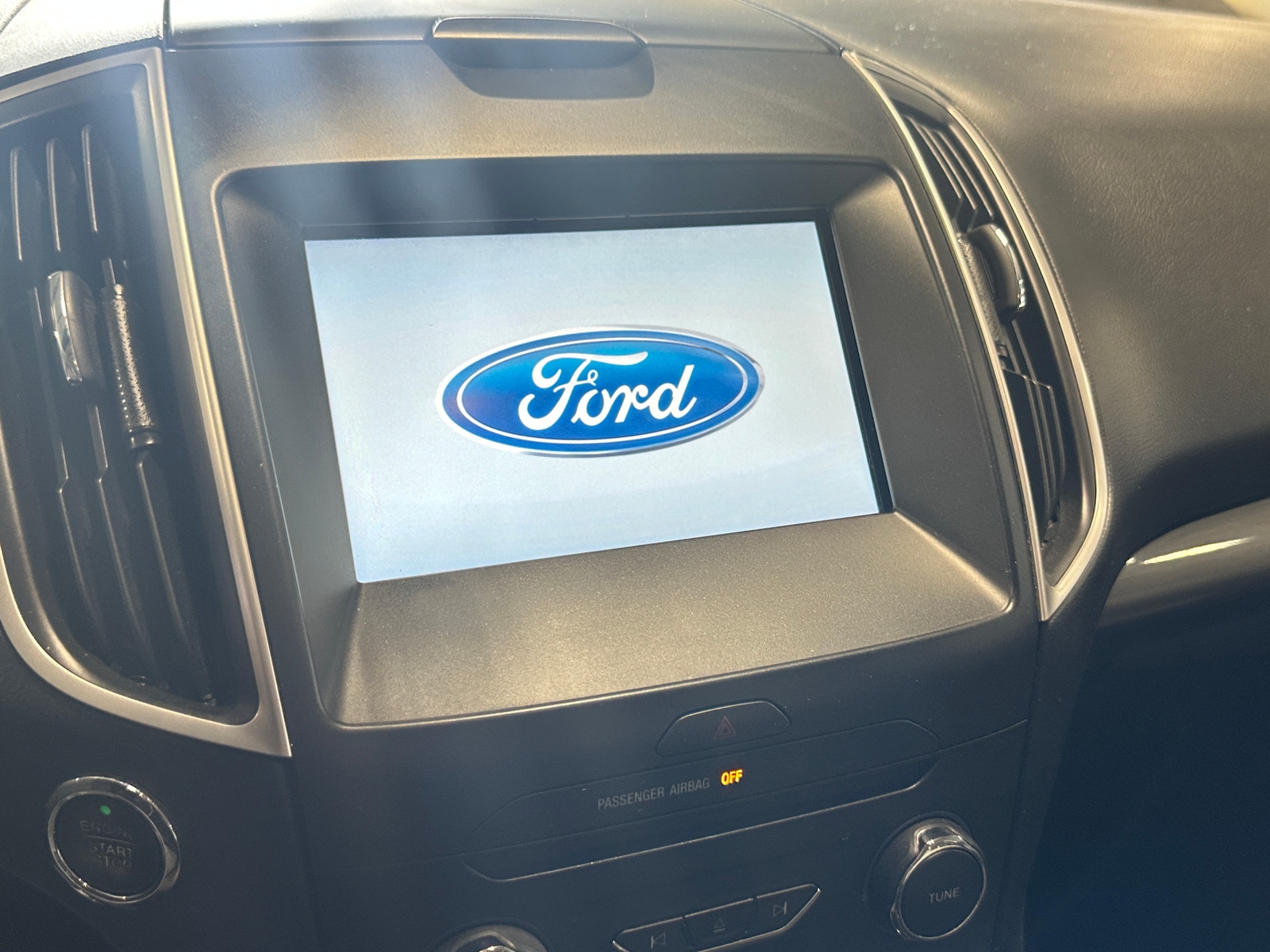 Thumbnail: 2015 Ford Edge - 3