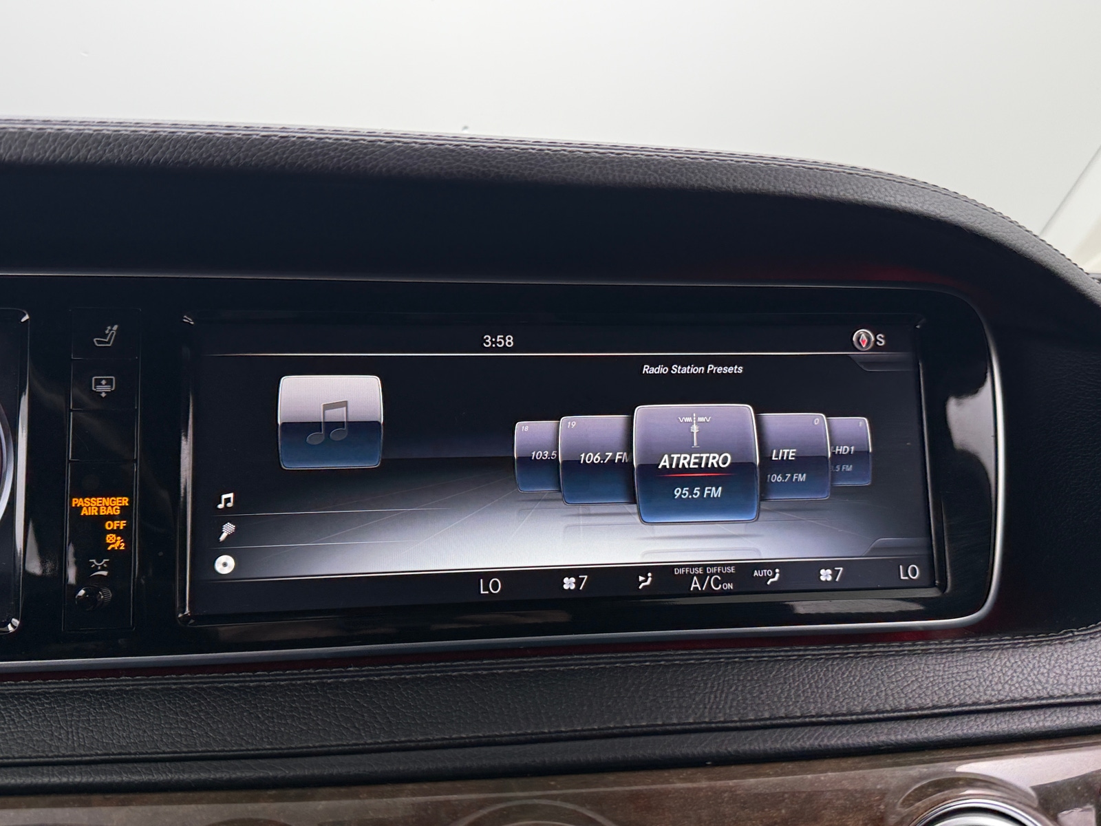 Thumbnail: 2015 Mercedes-Benz S-Class - 3