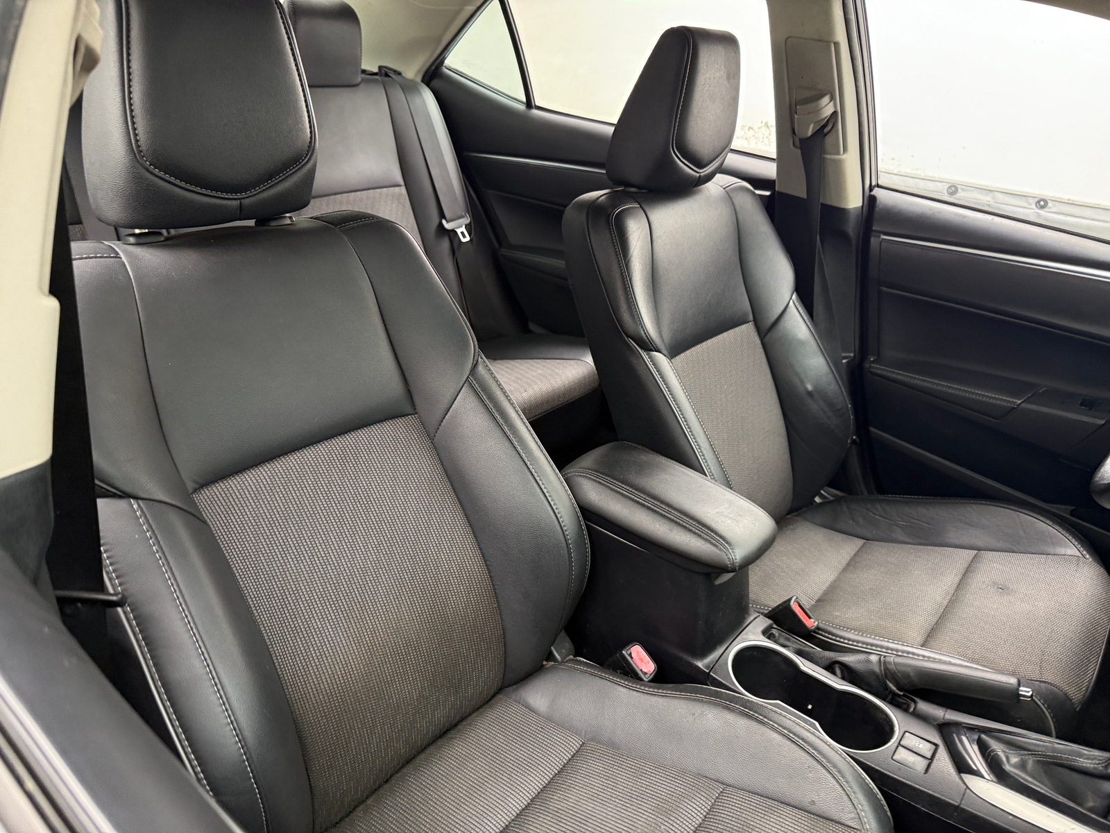 Thumbnail: 2015 Toyota Corolla - 2