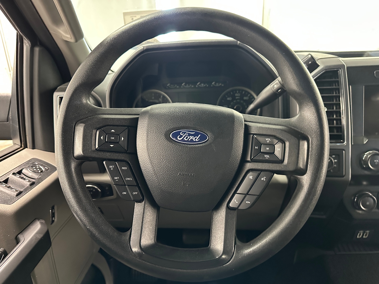 Thumbnail: 2019 Ford Econoline - 5