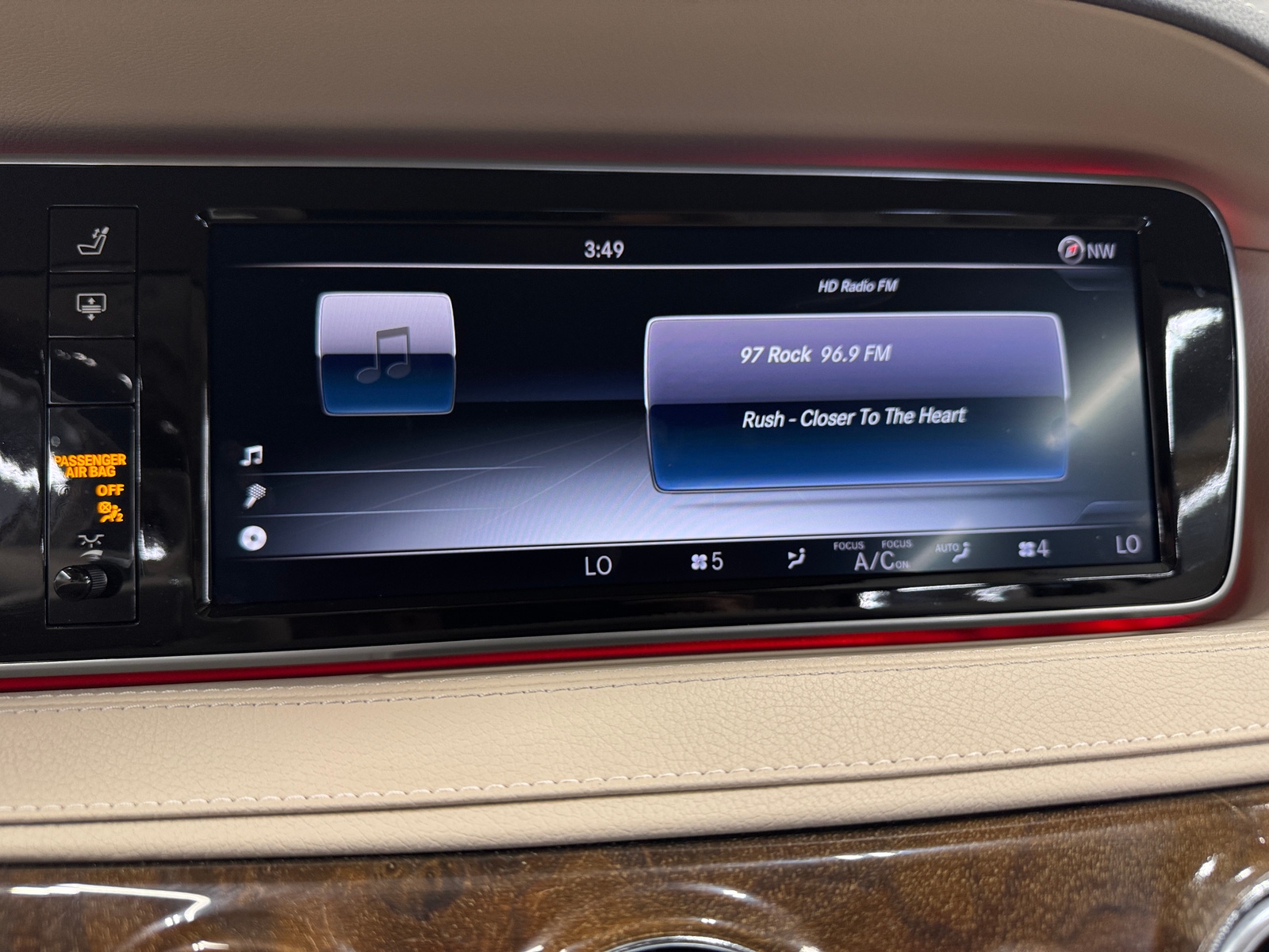 Thumbnail: 2015 Mercedes-Benz S-Class - 3