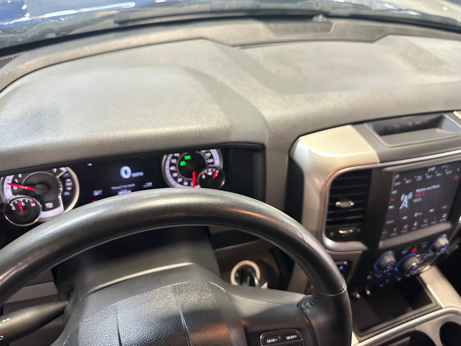 Thumbnail: 2019 RAM 1500 Classic - 3