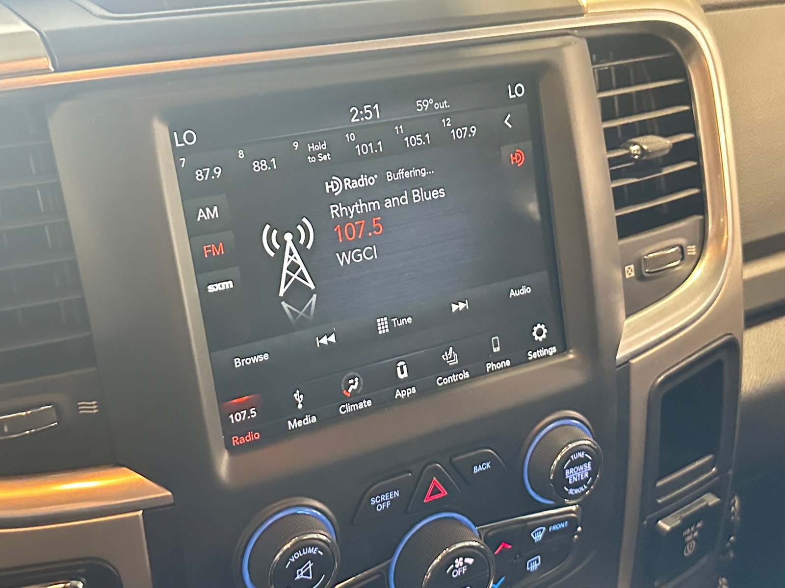 Thumbnail: 2019 RAM 1500 Classic - 4