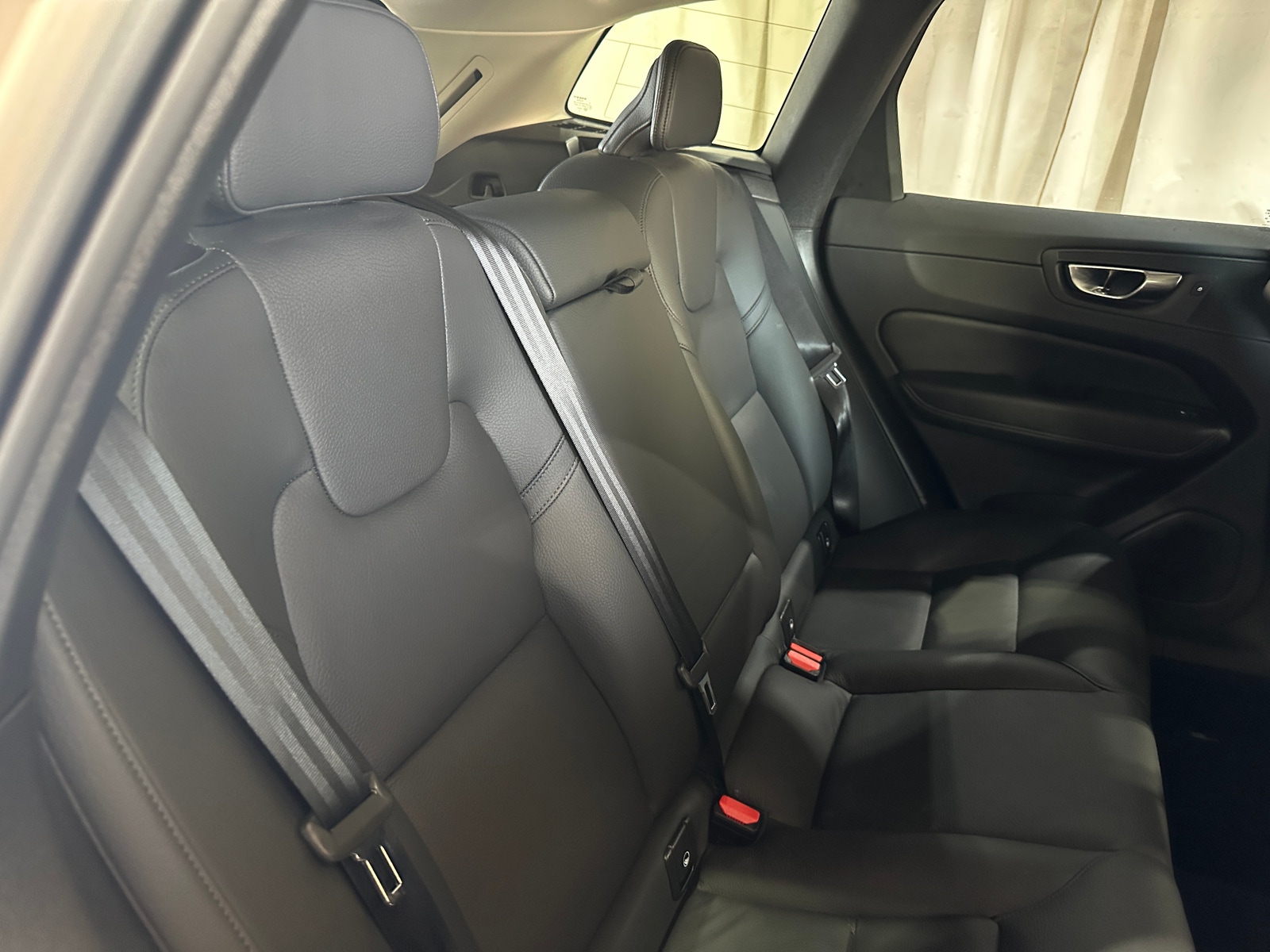 Thumbnail: 2025 Volvo XC60 - 5