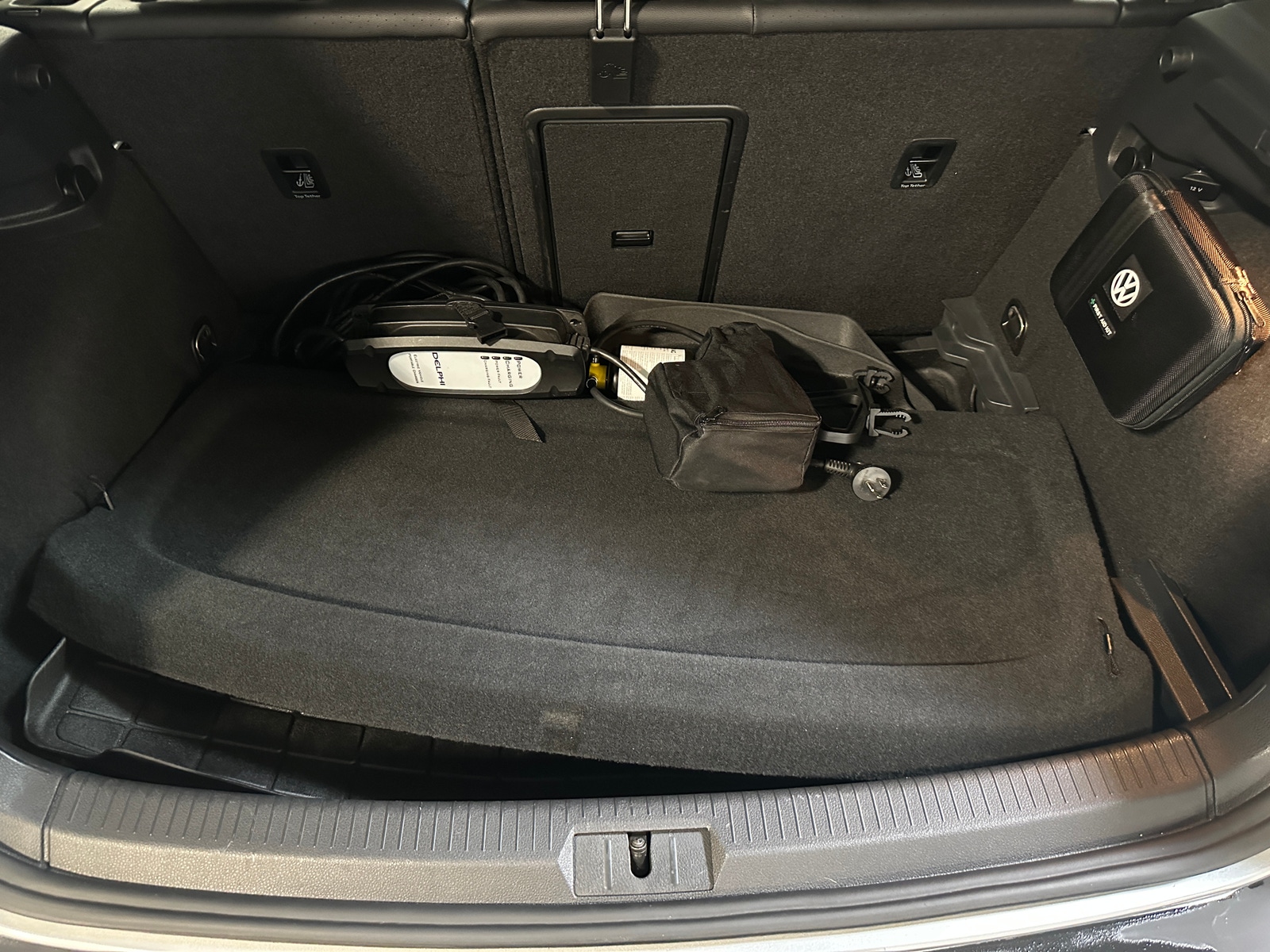 Thumbnail: 2016 Volkswagen e-Golf - 6
