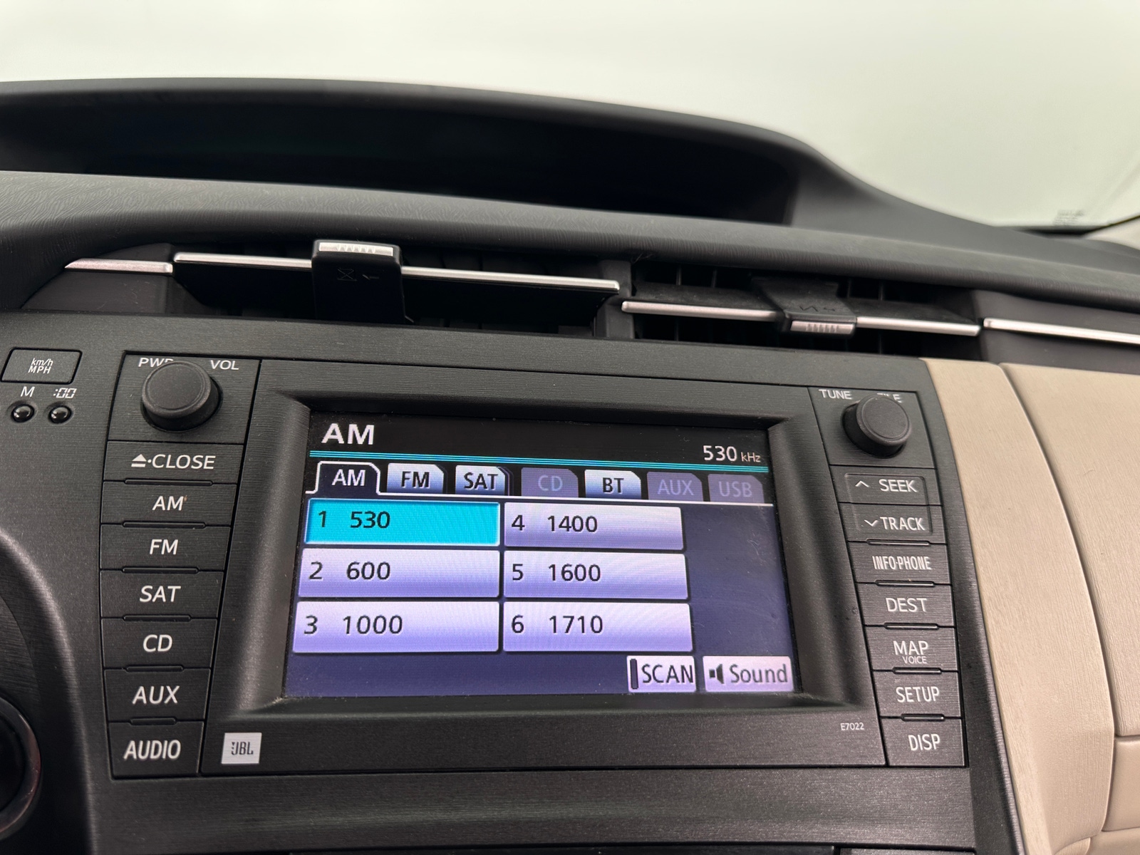 Thumbnail: 2010 Toyota Prius - 3
