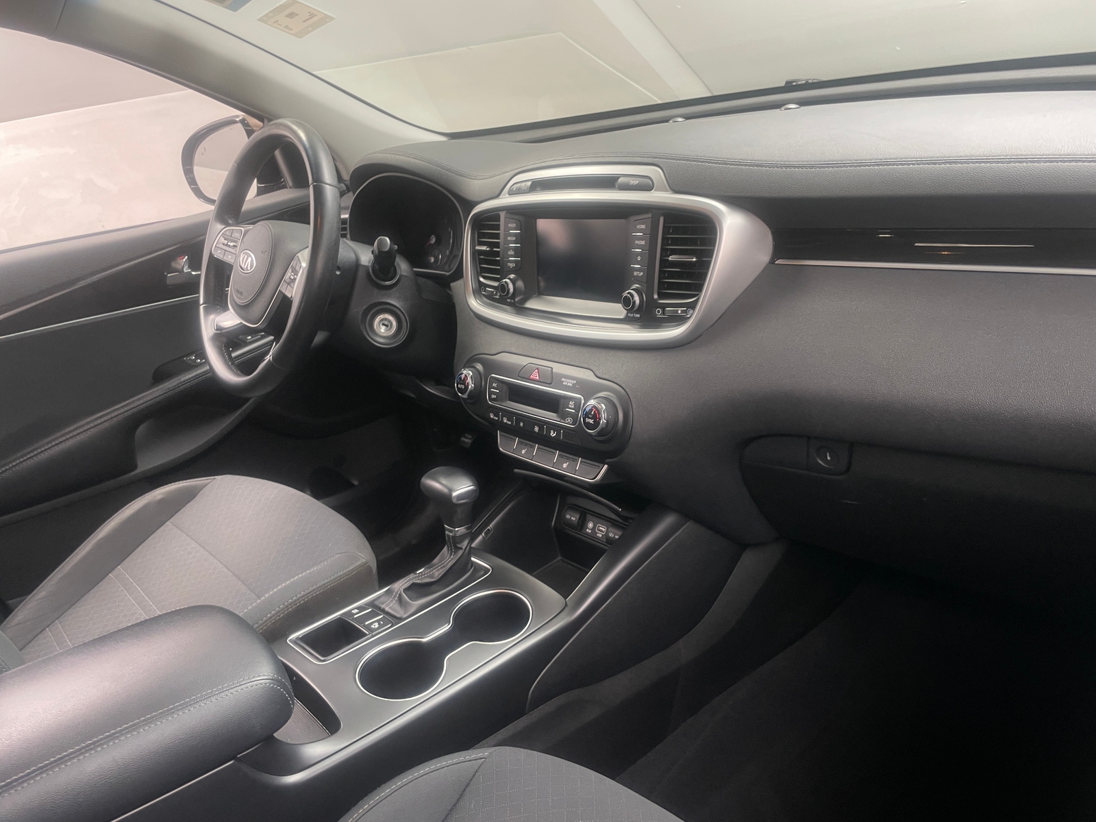 Thumbnail: 2019 Kia Sorento - 3