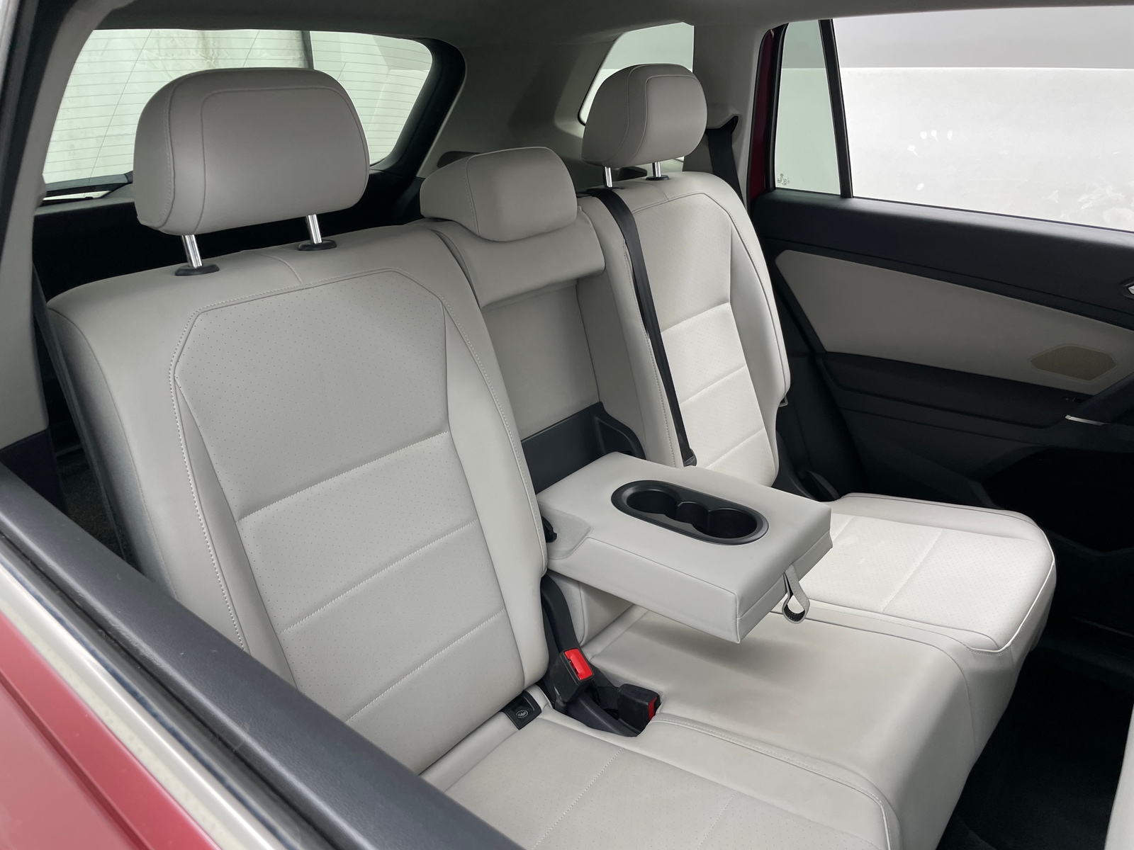 Thumbnail: 2018 Volkswagen Tiguan - 5