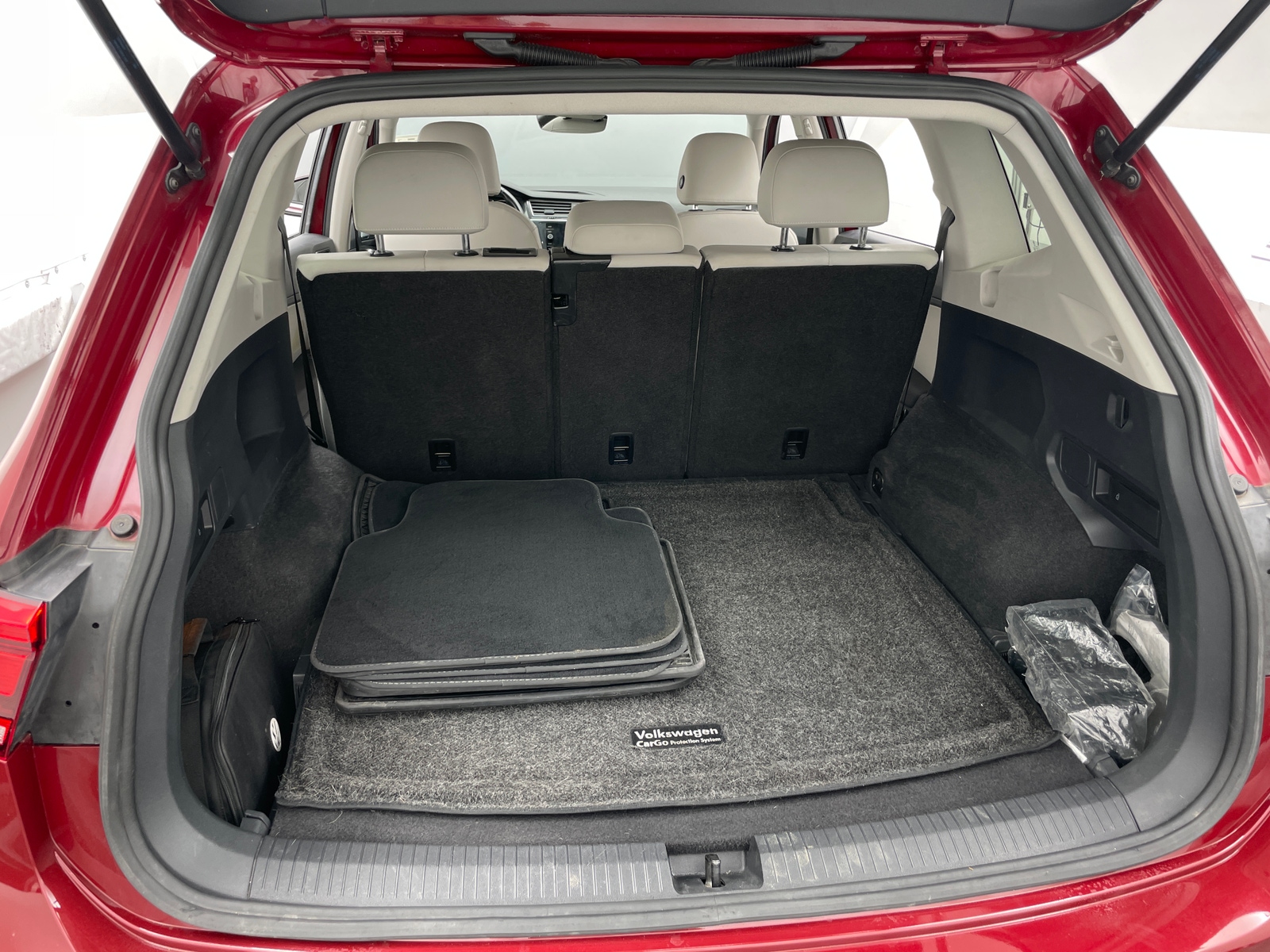 Thumbnail: 2018 Volkswagen Tiguan - 6