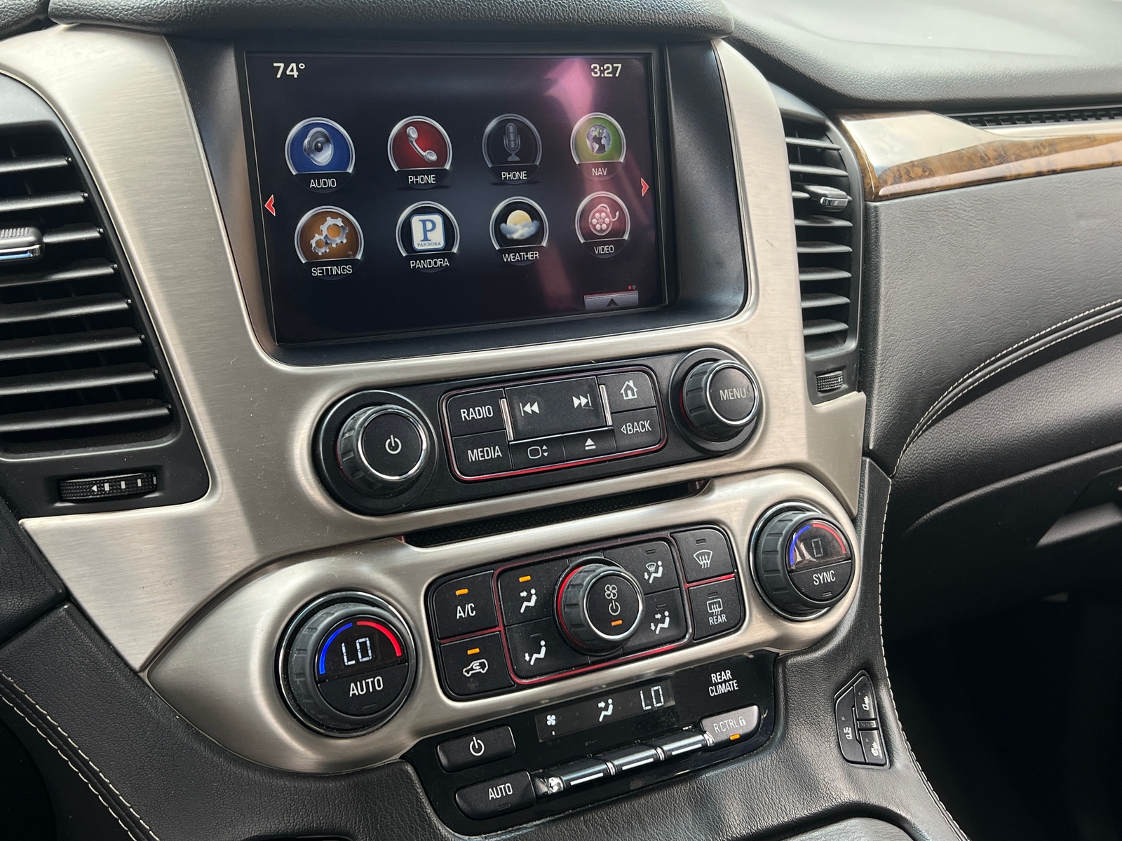 Thumbnail: 2015 GMC Yukon - 3