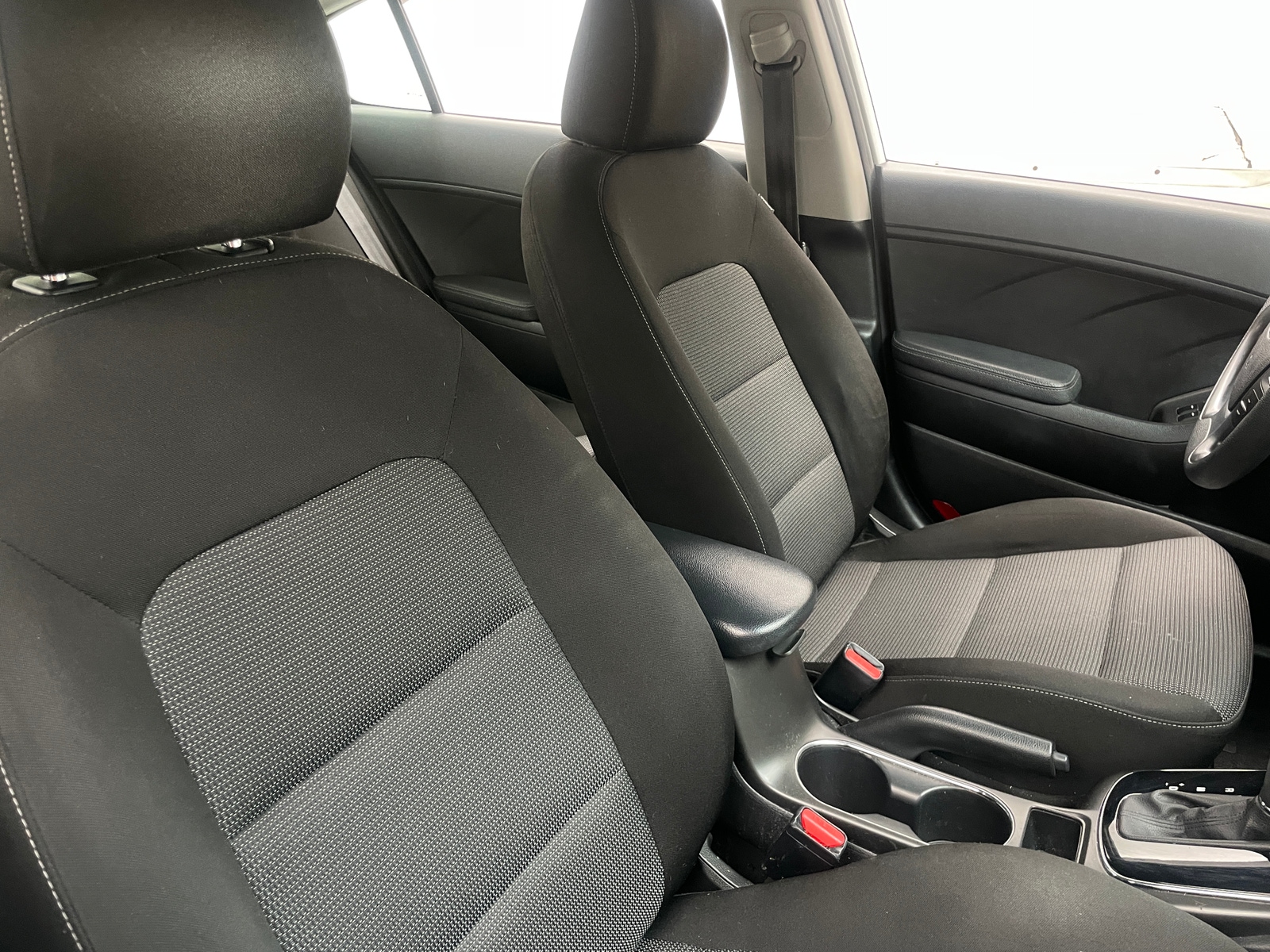 Thumbnail: 2017 Kia Forte - 2