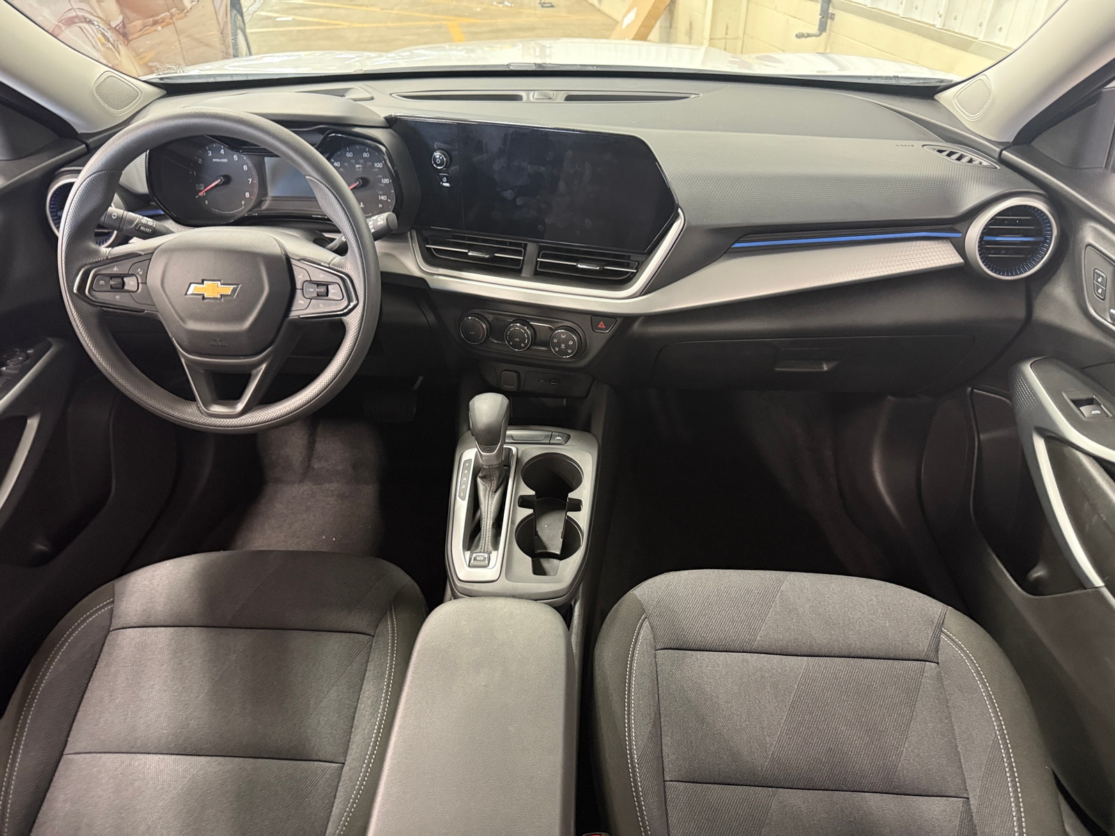 Thumbnail: 2025 Chevrolet Trax - 3