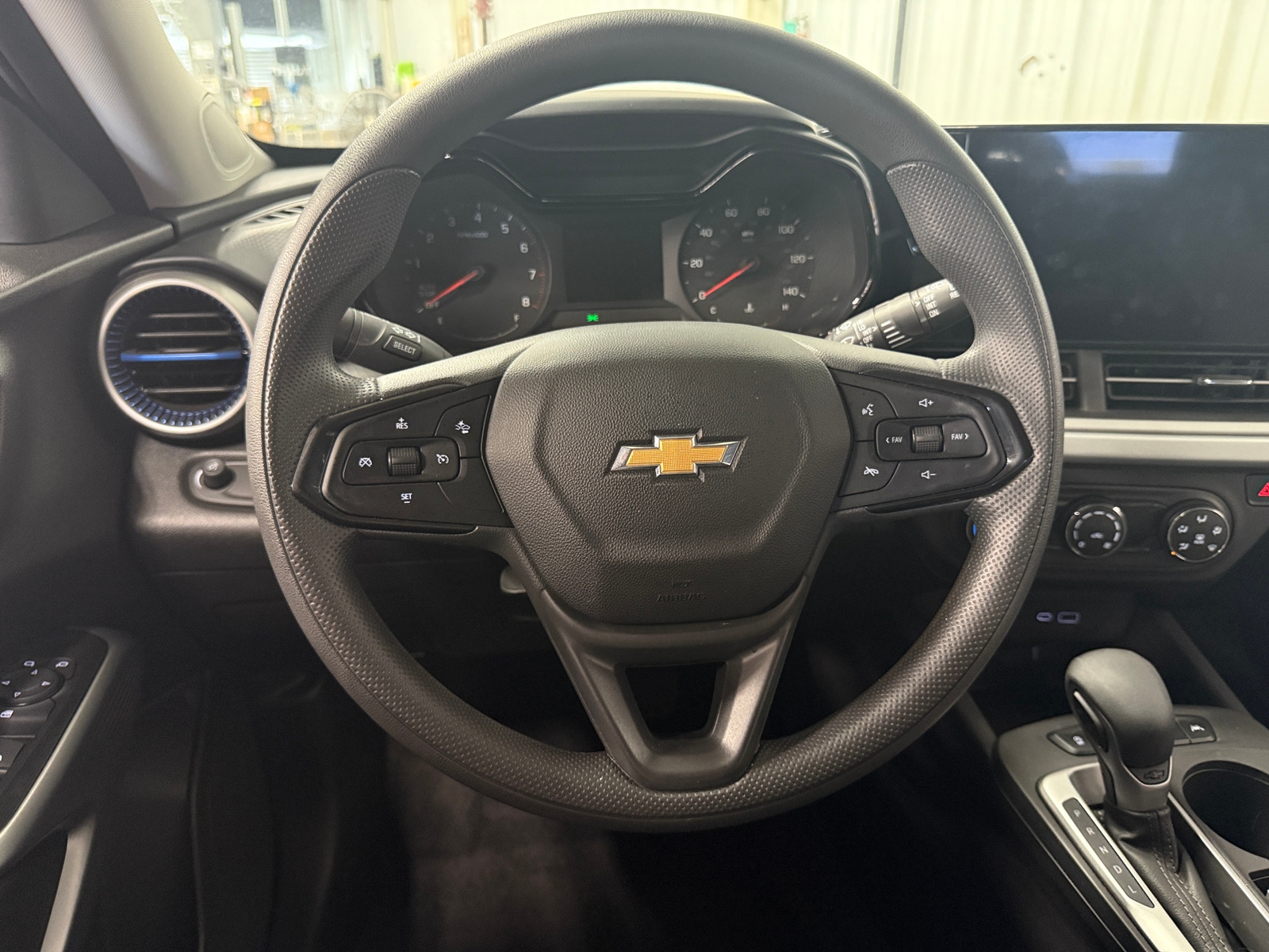 Thumbnail: 2025 Chevrolet Trax - 5