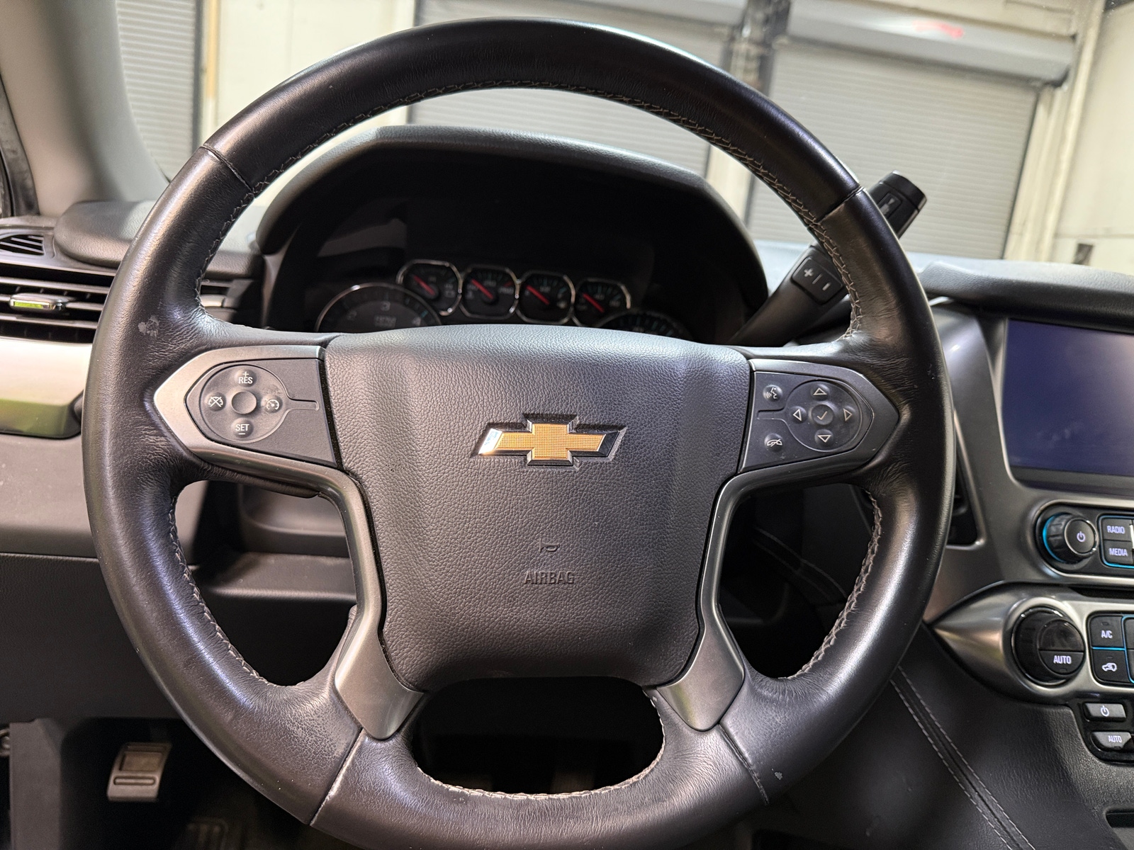 Thumbnail: 2017 Chevrolet Suburban - 5