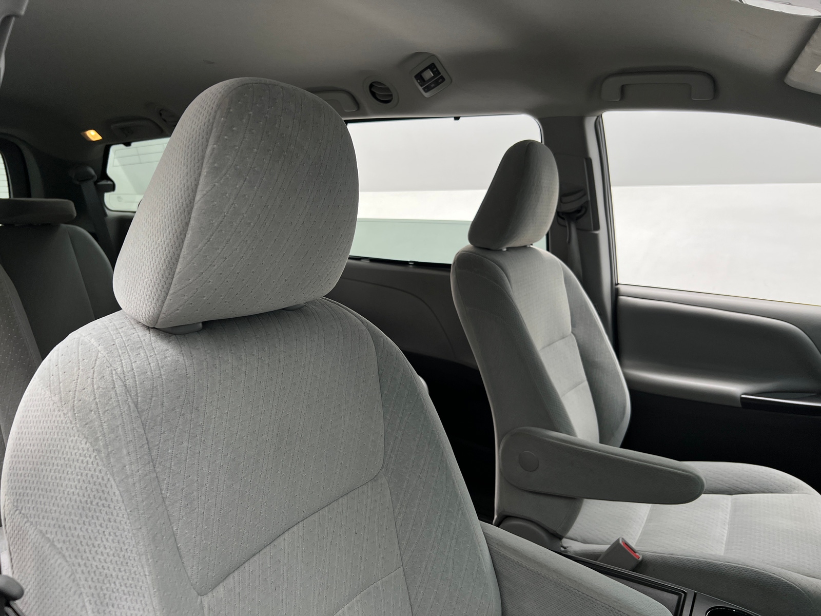 Thumbnail: 2015 Toyota Sienna - 2