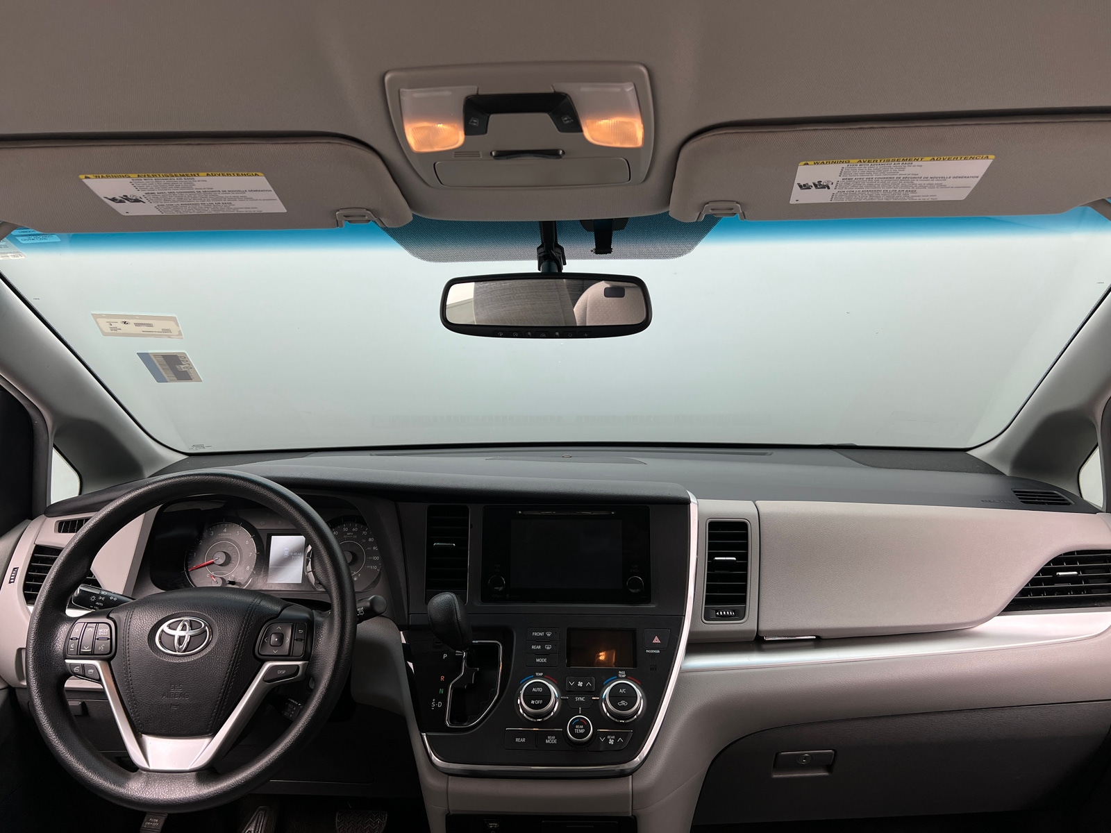 Thumbnail: 2015 Toyota Sienna - 3