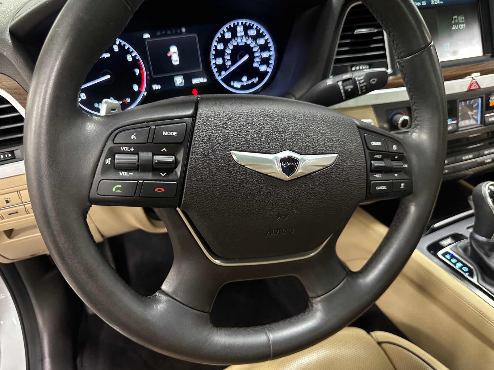 Thumbnail: 2015 Hyundai Genesis - 4