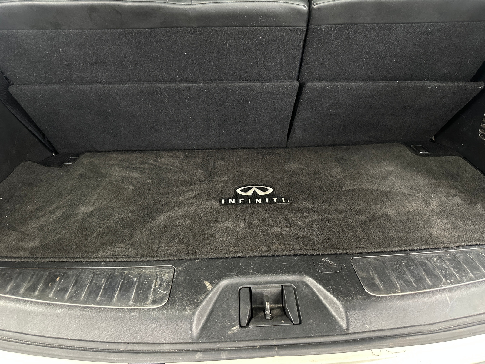 Thumbnail: 2015 INFINITI QX80 - 6