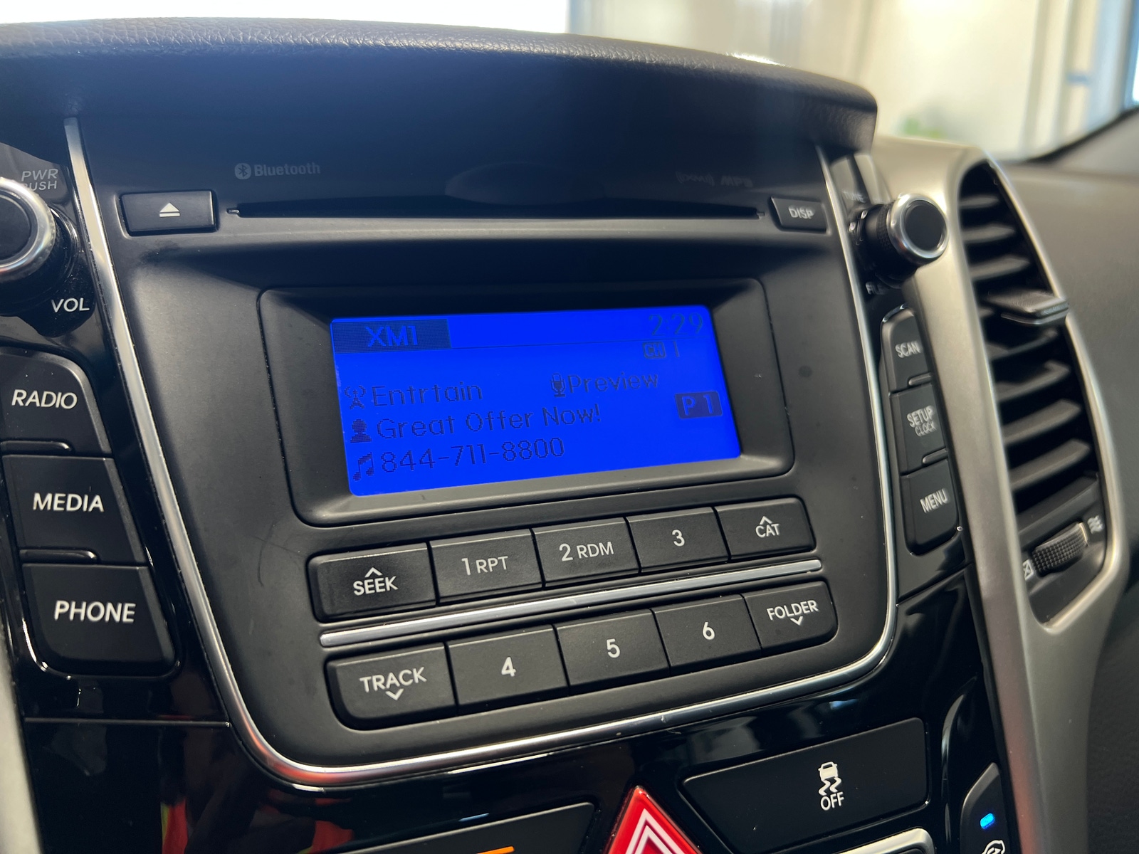Thumbnail: 2015 Hyundai Elantra - 4