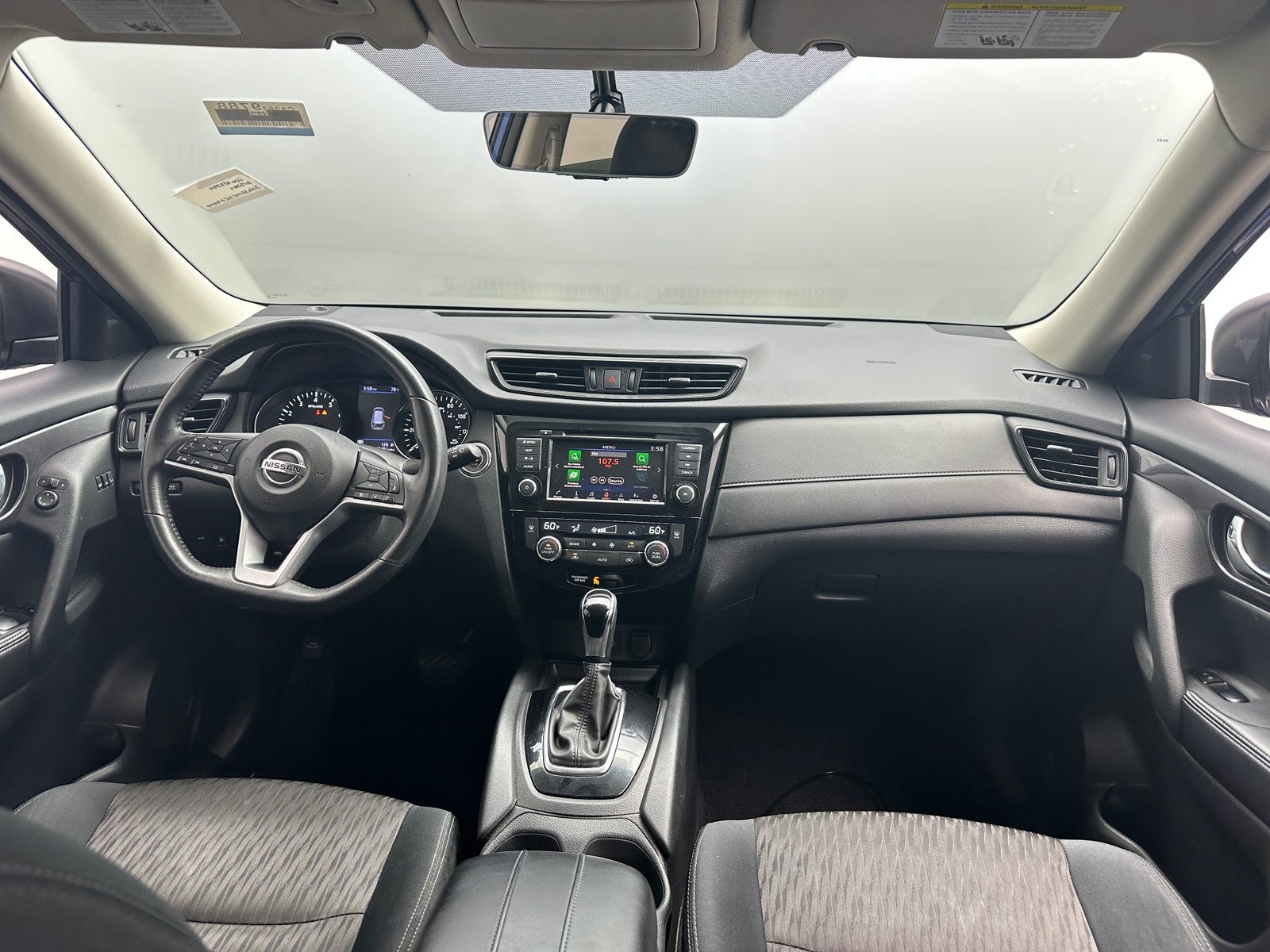 Thumbnail: 2018 Nissan Rogue - 3