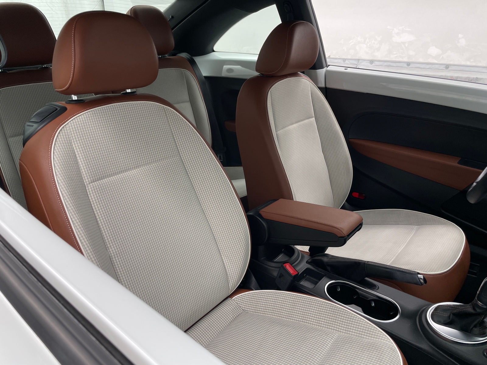 Thumbnail: 2015 Volkswagen Beetle - 2