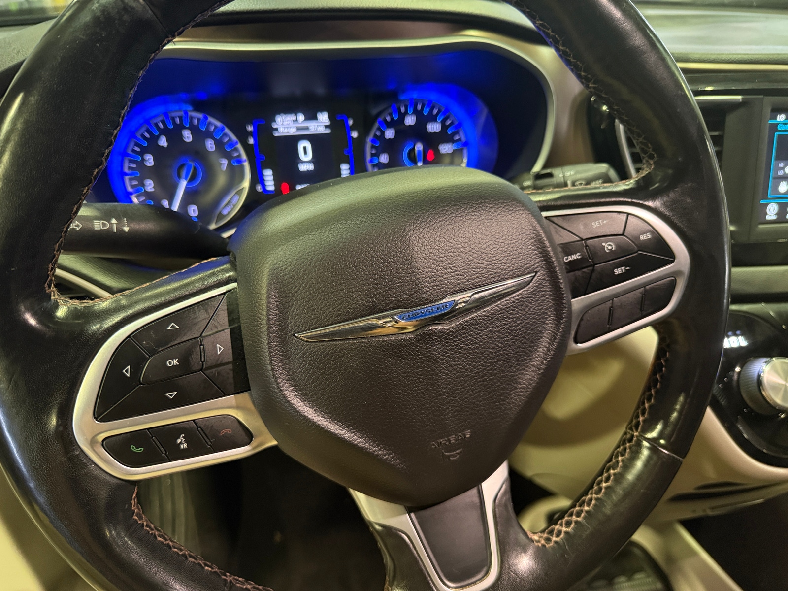 Thumbnail: 2019 Chrysler Pacifica - 4
