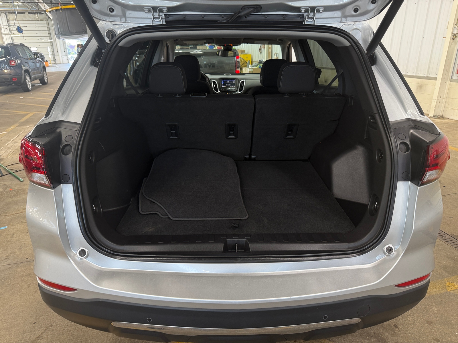 Thumbnail: 2022 Chevrolet Equinox - 7