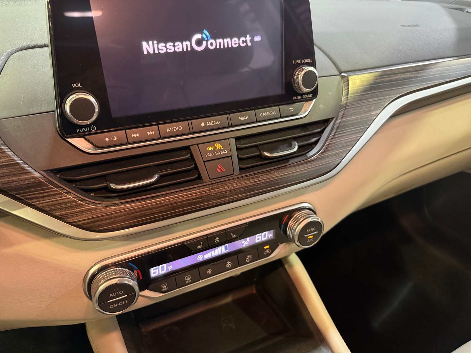 Thumbnail: 2019 Nissan Altima - 3