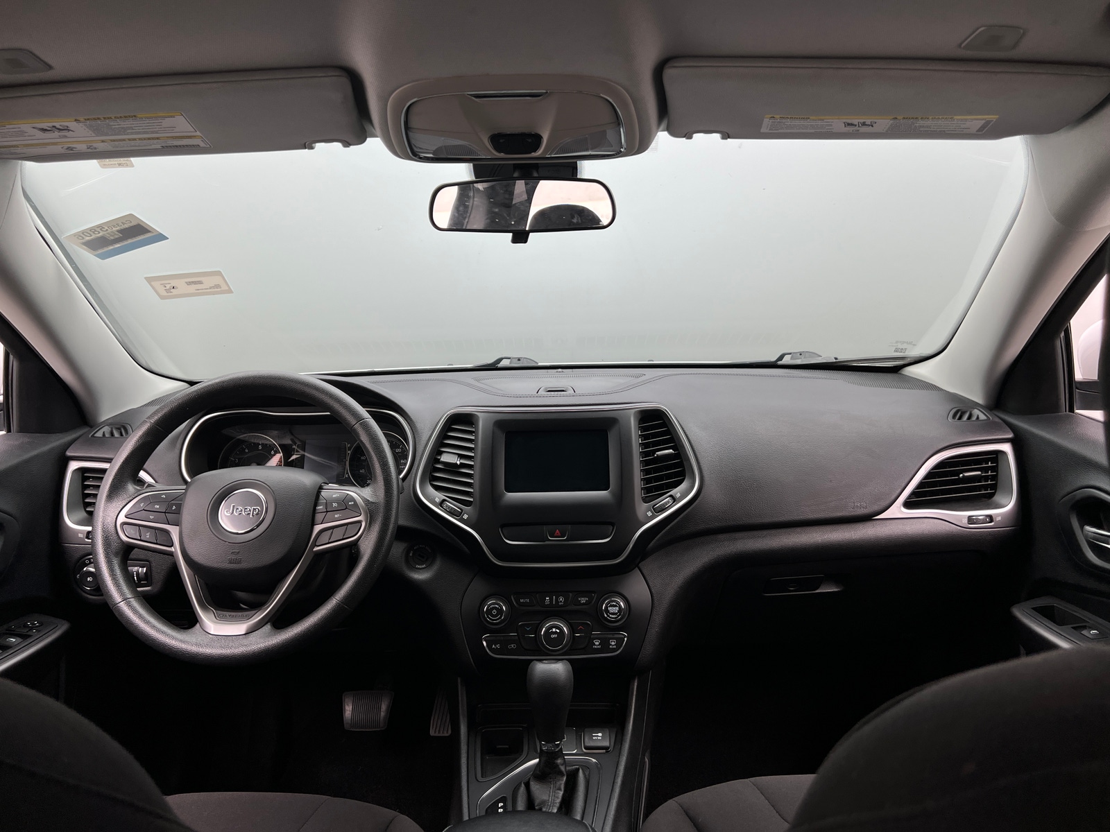 Thumbnail: 2019 Jeep Cherokee - 3