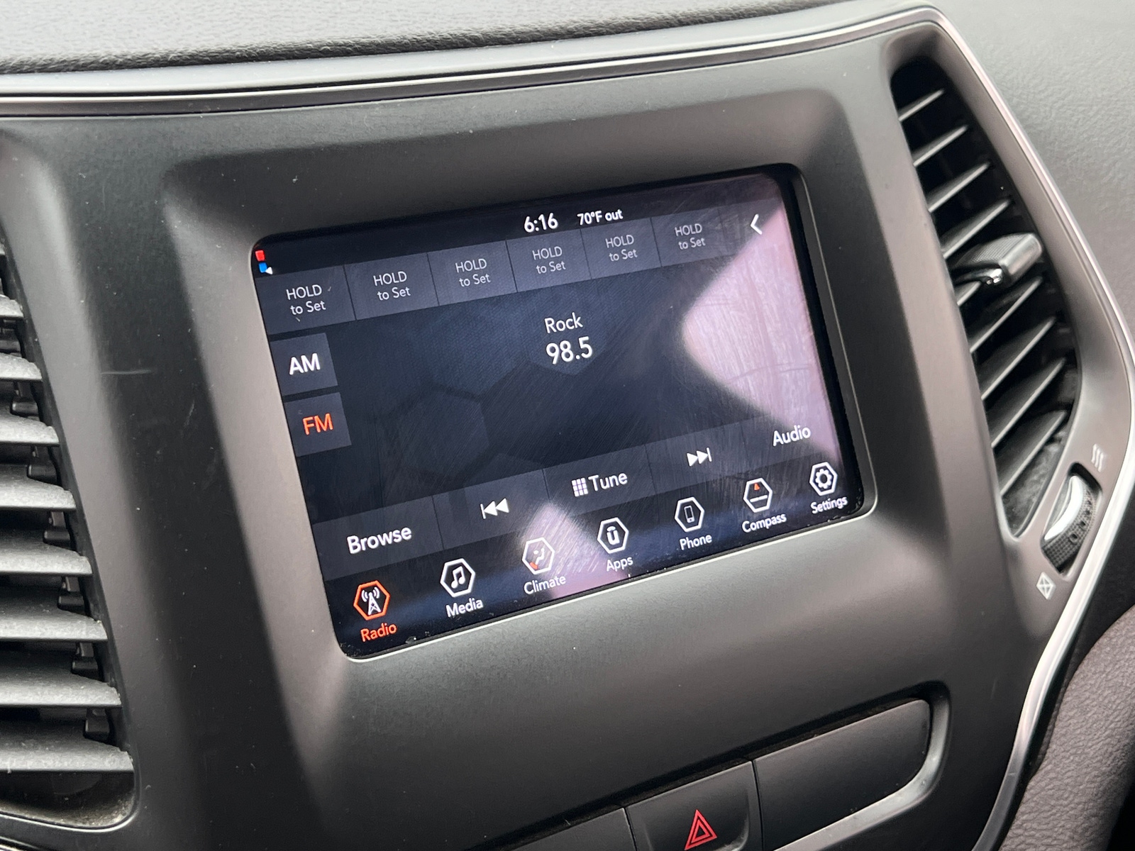 Thumbnail: 2019 Jeep Cherokee - 4