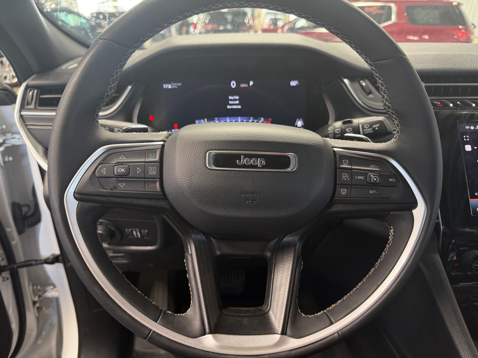 Thumbnail: 2024 Jeep Grand Cherokee L - 4